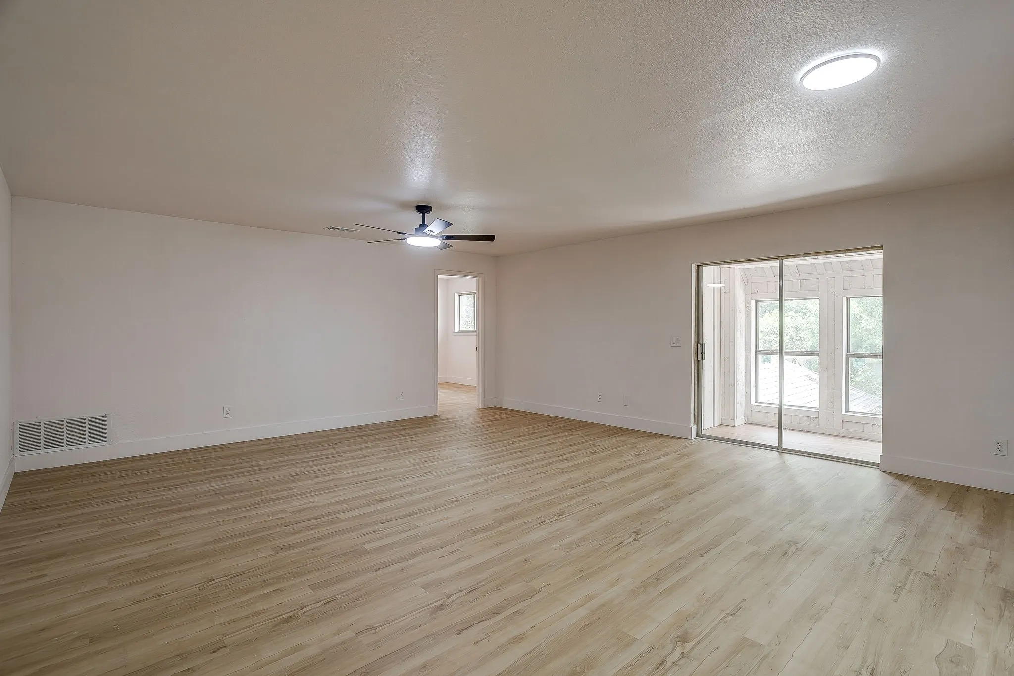 Single Family Residence For Sale in Collin County , 2601 Briarwood Drive, Plano, Texas 75074, 4 Bedroom, 4 Bathroom, 2 Garage spaces, 3,155 Sqft, built in 1969, mls#21307402, Real Estate Agent in Plano, Homes For Sale in Collin county, Homes For Sale in Plano, Realtor in Plano Texas, Real Estate Brokerage Independent Realty Texas, Luminita Cordes Realtor