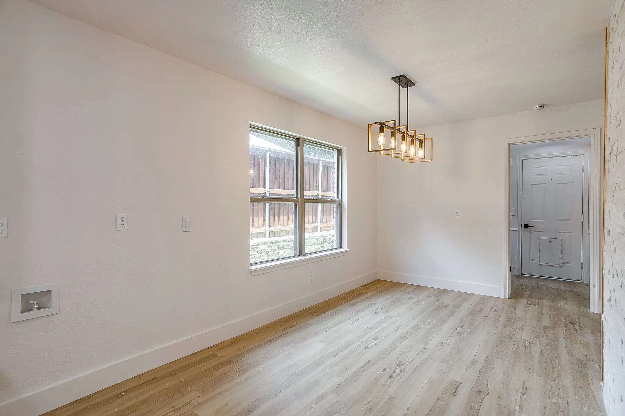 Single Family Residence For Sale in Collin County , 2601 Briarwood Drive, Plano, Texas 75074, 4 Bedroom, 4 Bathroom, 2 Garage spaces, 3,155 Sqft, built in 1969, mls#21307402, Real Estate Agent in Plano, Homes For Sale in Collin county, Homes For Sale in Plano, Realtor in Plano Texas, Real Estate Brokerage Independent Realty Texas, Luminita Cordes Realtor