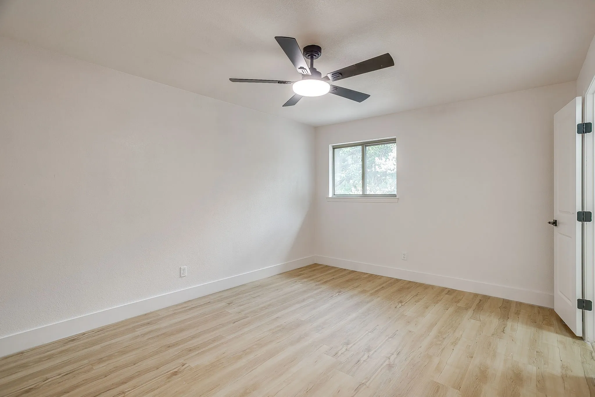 Single Family Residence For Sale in Collin County , 2601 Briarwood Drive, Plano, Texas 75074, 4 Bedroom, 4 Bathroom, 2 Garage spaces, 3,155 Sqft, built in 1969, mls#21307402, Real Estate Agent in Plano, Homes For Sale in Collin county, Homes For Sale in Plano, Realtor in Plano Texas, Real Estate Brokerage Independent Realty Texas, Luminita Cordes Realtor