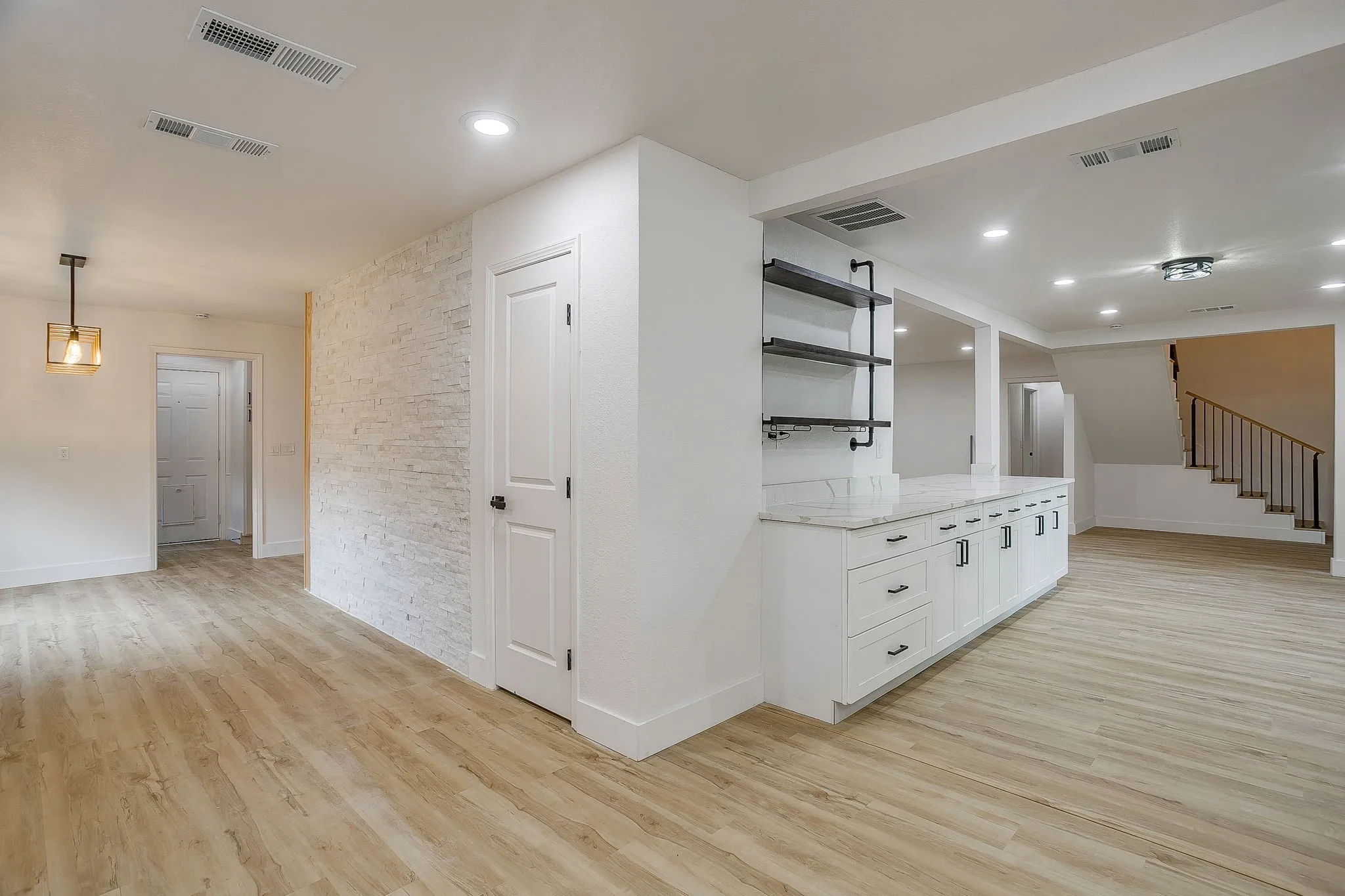 Single Family Residence For Sale in Collin County , 2601 Briarwood Drive, Plano, Texas 75074, 4 Bedroom, 4 Bathroom, 2 Garage spaces, 3,155 Sqft, built in 1969, mls#21307402, Real Estate Agent in Plano, Homes For Sale in Collin county, Homes For Sale in Plano, Realtor in Plano Texas, Real Estate Brokerage Independent Realty Texas, Luminita Cordes Realtor