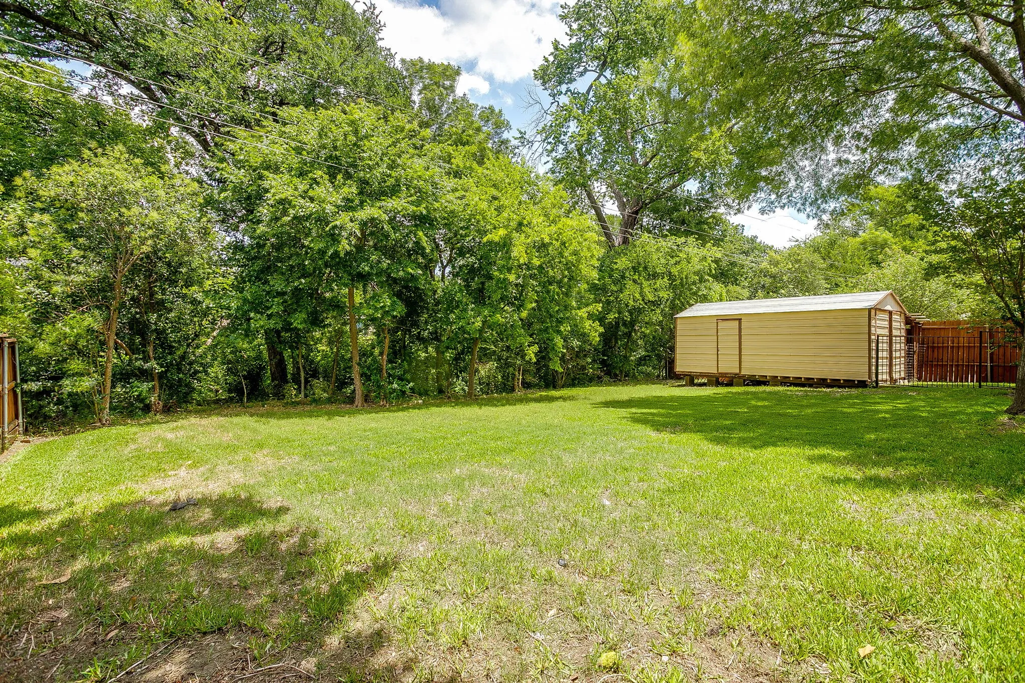 Single Family Residence For Sale in Collin County , 2601 Briarwood Drive, Plano, Texas 75074, 4 Bedroom, 4 Bathroom, 2 Garage spaces, 3,155 Sqft, built in 1969, mls#21307402, Real Estate Agent in Plano, Homes For Sale in Collin county, Homes For Sale in Plano, Realtor in Plano Texas, Real Estate Brokerage Independent Realty Texas, Luminita Cordes Realtor