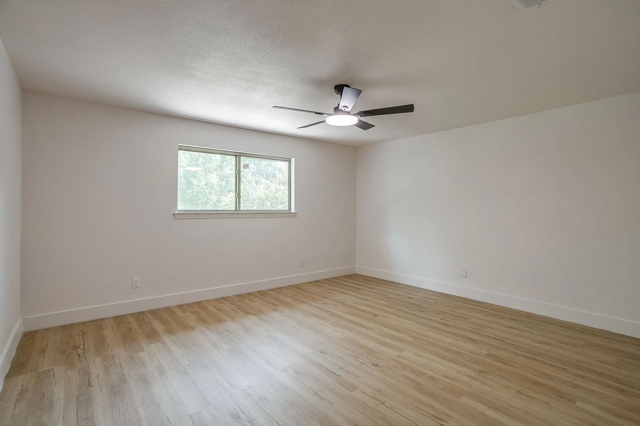 Single Family Residence For Sale in Collin County , 2601 Briarwood Drive, Plano, Texas 75074, 4 Bedroom, 4 Bathroom, 2 Garage spaces, 3,155 Sqft, built in 1969, mls#21307402, Real Estate Agent in Plano, Homes For Sale in Collin county, Homes For Sale in Plano, Realtor in Plano Texas, Real Estate Brokerage Independent Realty Texas, Luminita Cordes Realtor