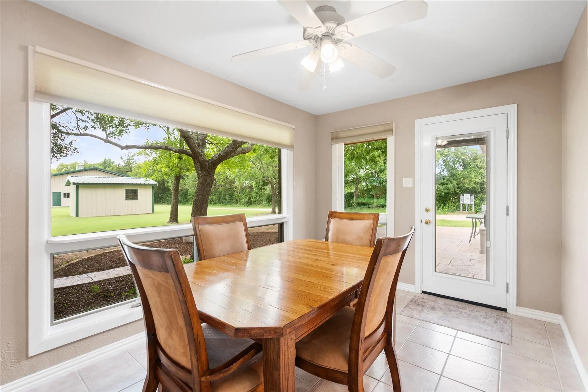 Single Family Residence For Sale in Dallas County , 1328 Bear Creek Road, Cedar Hill, Texas 75104, 3 Bedroom, 3 Bathroom, 2 Garage spaces, 2,396 Sqft, built in 1978, mls#21295977, Real Estate Agent in Cedar Hill, Homes For Sale in Dallas county, Homes For Sale in Cedar Hill, Realtor in Cedar Hill Texas, Real Estate Brokerage Independent Realty Texas, Luminita Cordes Realtor