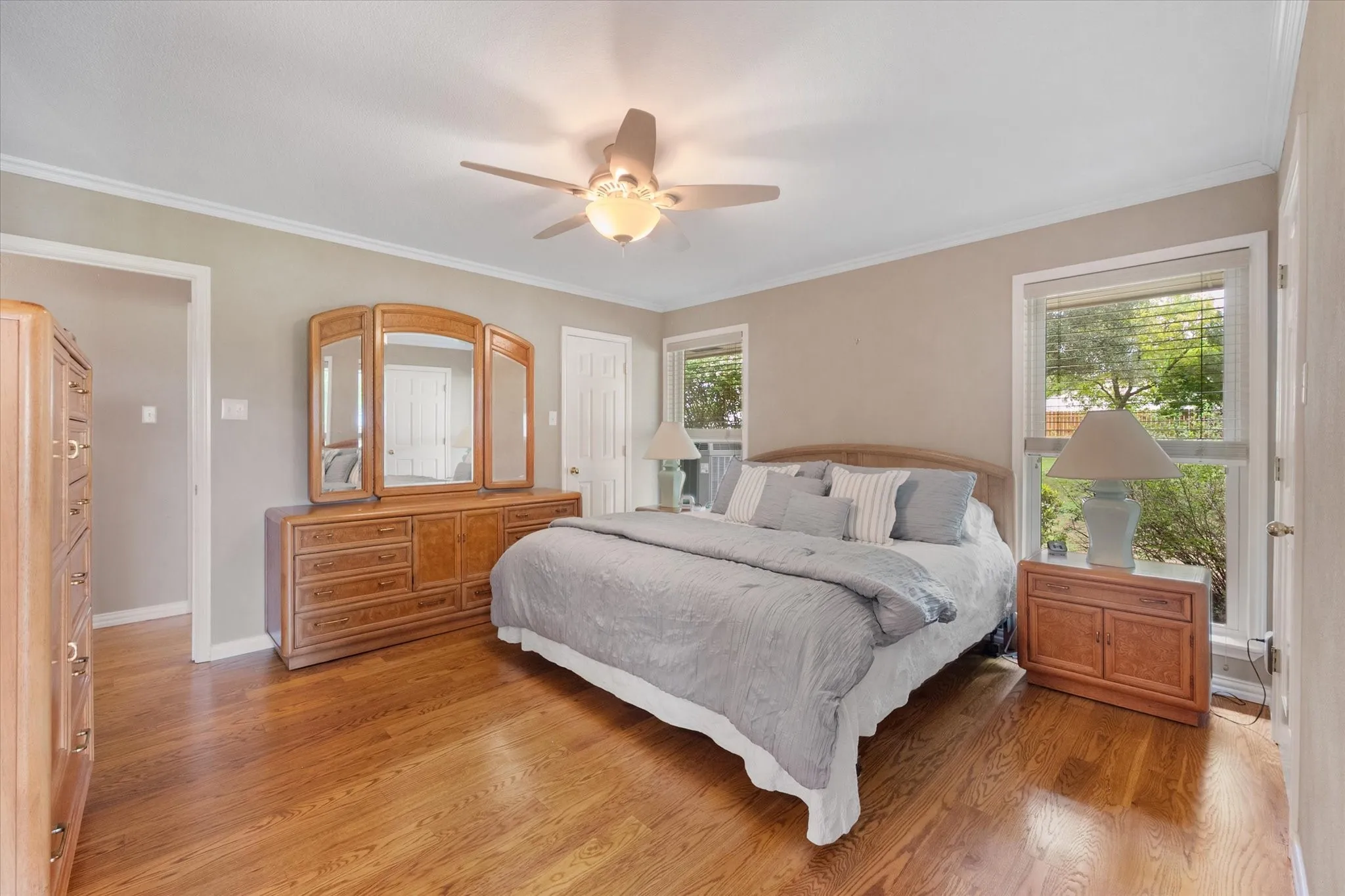 Single Family Residence For Sale in Dallas County , 1328 Bear Creek Road, Cedar Hill, Texas 75104, 3 Bedroom, 3 Bathroom, 2 Garage spaces, 2,396 Sqft, built in 1978, mls#21295977, Real Estate Agent in Cedar Hill, Homes For Sale in Dallas county, Homes For Sale in Cedar Hill, Realtor in Cedar Hill Texas, Real Estate Brokerage Independent Realty Texas, Luminita Cordes Realtor