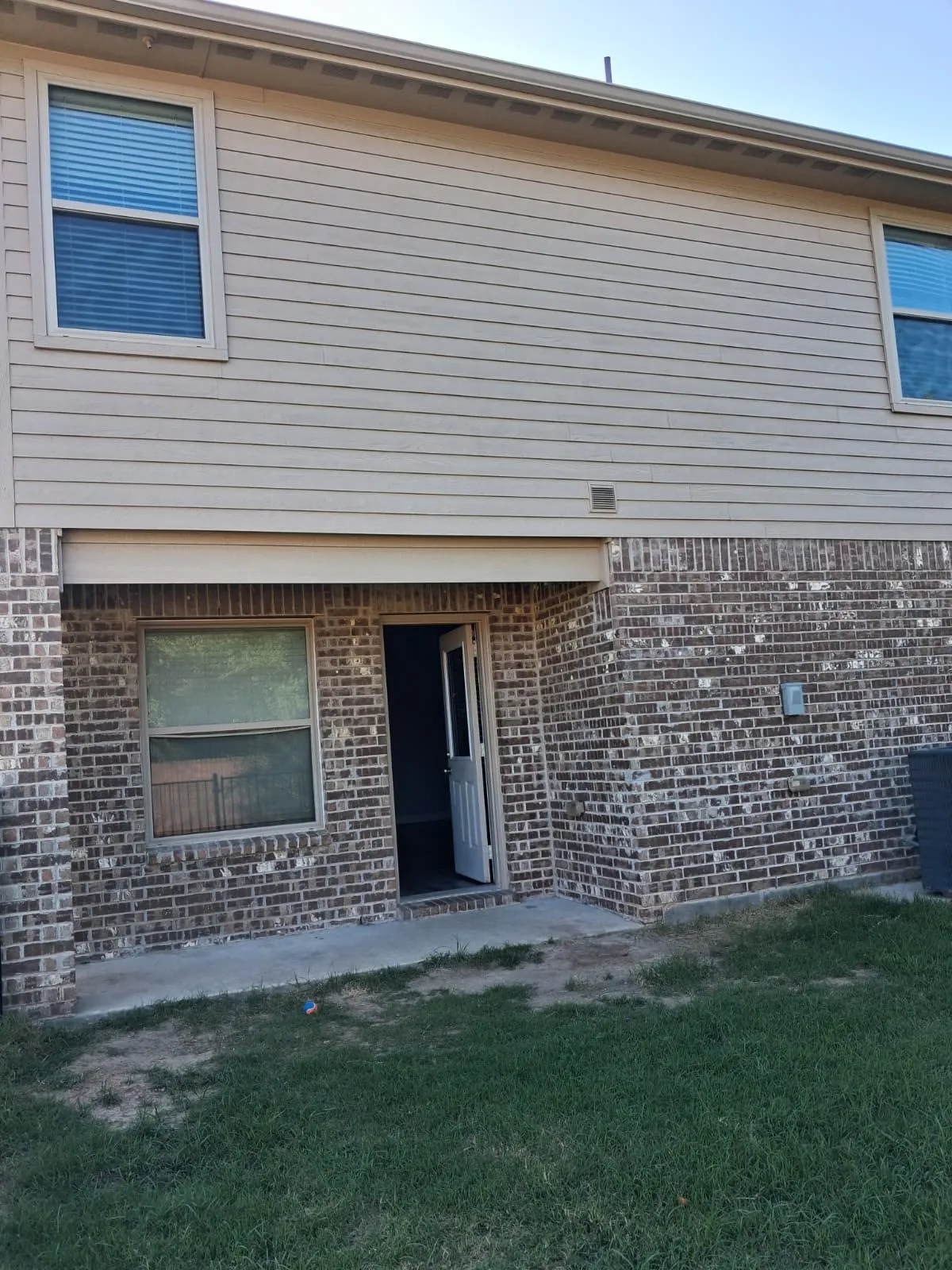 Townhouse For Rent in Hunt County , 6816 Topaz Drive, Greenville, Texas 75402, 4 Bedroom, 3 Bathroom, 2 Garage spaces, 1,710 Sqft, built in 2021, mls#21308132, Real Estate Agent in Greenville, Homes For Rent in Hunt county, Homes For Rent in Greenville, Realtor in Greenville Texas, Real Estate Brokerage Independent Realty Texas, Luminita Cordes Realtor