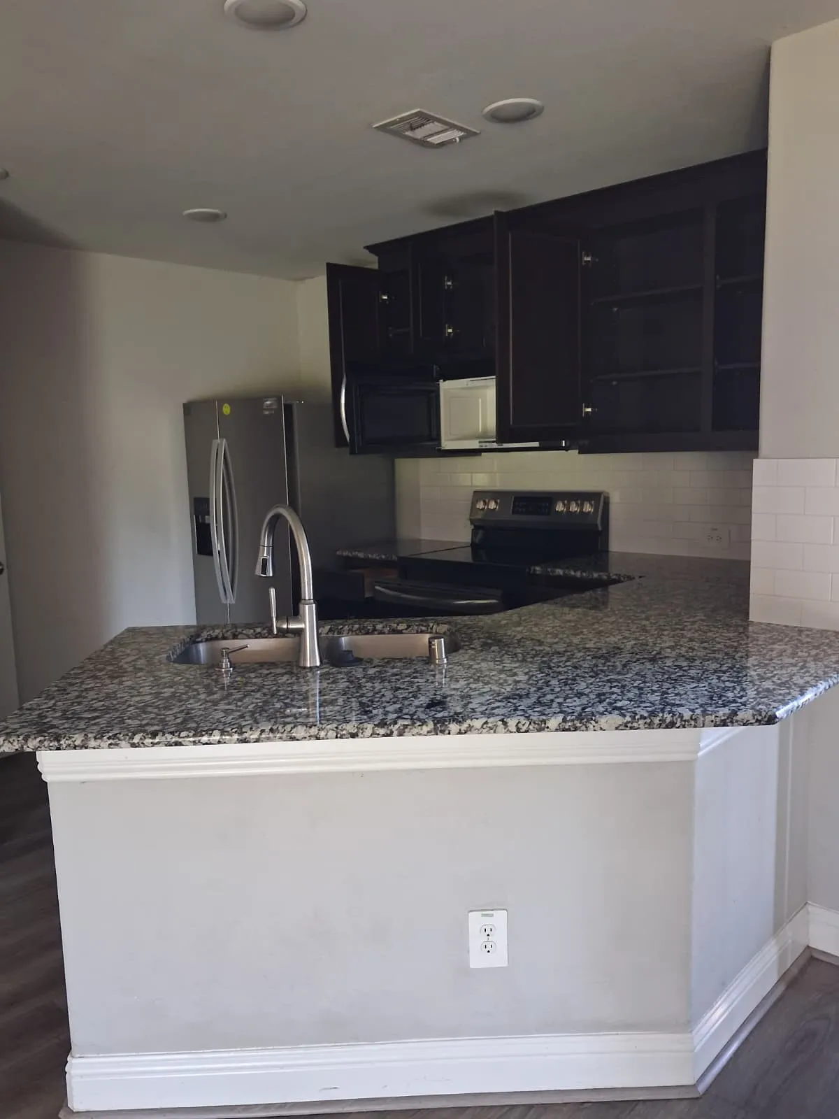 Townhouse For Rent in Hunt County , 6816 Topaz Drive, Greenville, Texas 75402, 4 Bedroom, 3 Bathroom, 2 Garage spaces, 1,710 Sqft, built in 2021, mls#21308132, Real Estate Agent in Greenville, Homes For Rent in Hunt county, Homes For Rent in Greenville, Realtor in Greenville Texas, Real Estate Brokerage Independent Realty Texas, Luminita Cordes Realtor