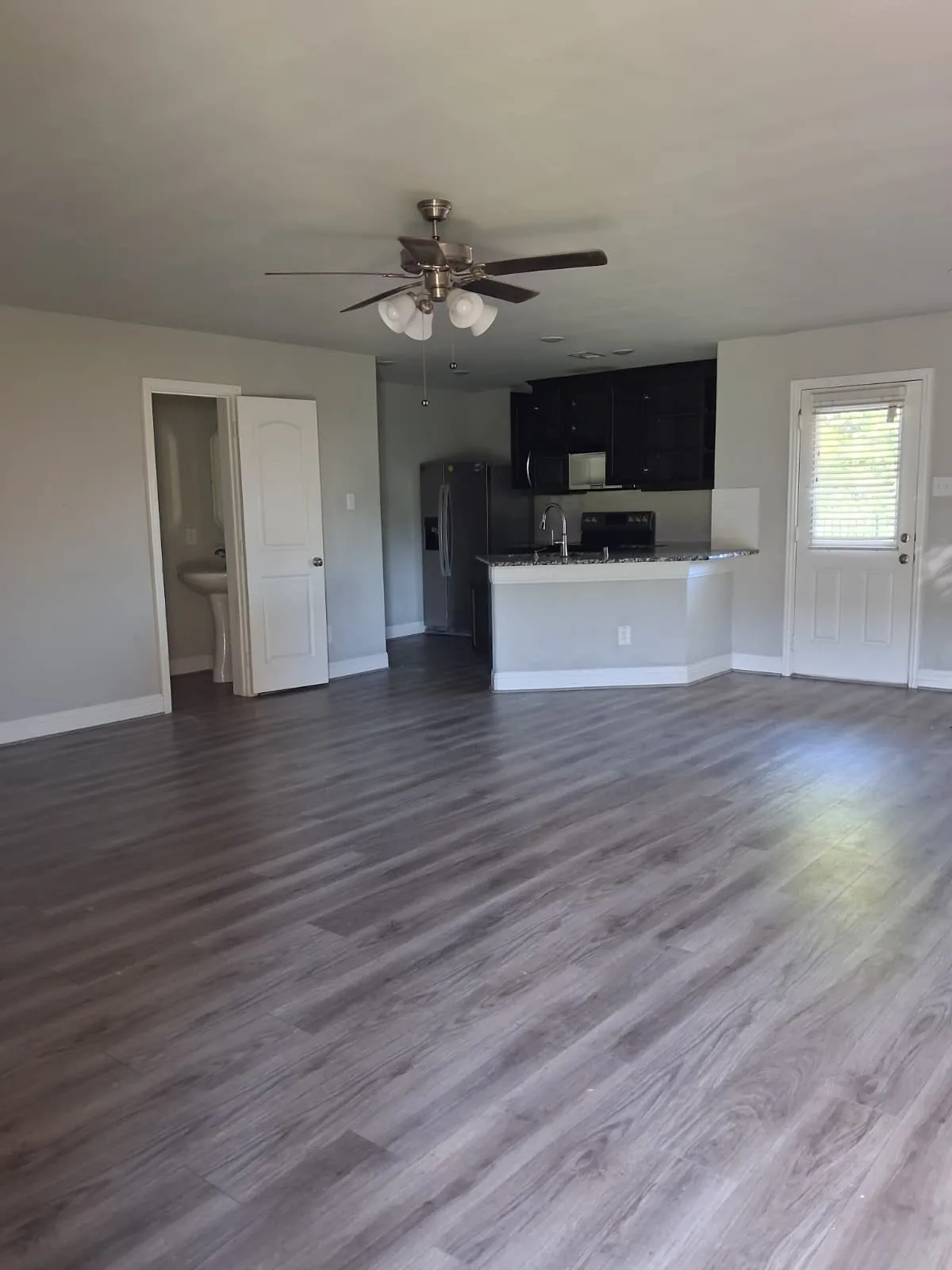 Townhouse For Rent in Hunt County , 6816 Topaz Drive, Greenville, Texas 75402, 4 Bedroom, 3 Bathroom, 2 Garage spaces, 1,710 Sqft, built in 2021, mls#21308132, Real Estate Agent in Greenville, Homes For Rent in Hunt county, Homes For Rent in Greenville, Realtor in Greenville Texas, Real Estate Brokerage Independent Realty Texas, Luminita Cordes Realtor