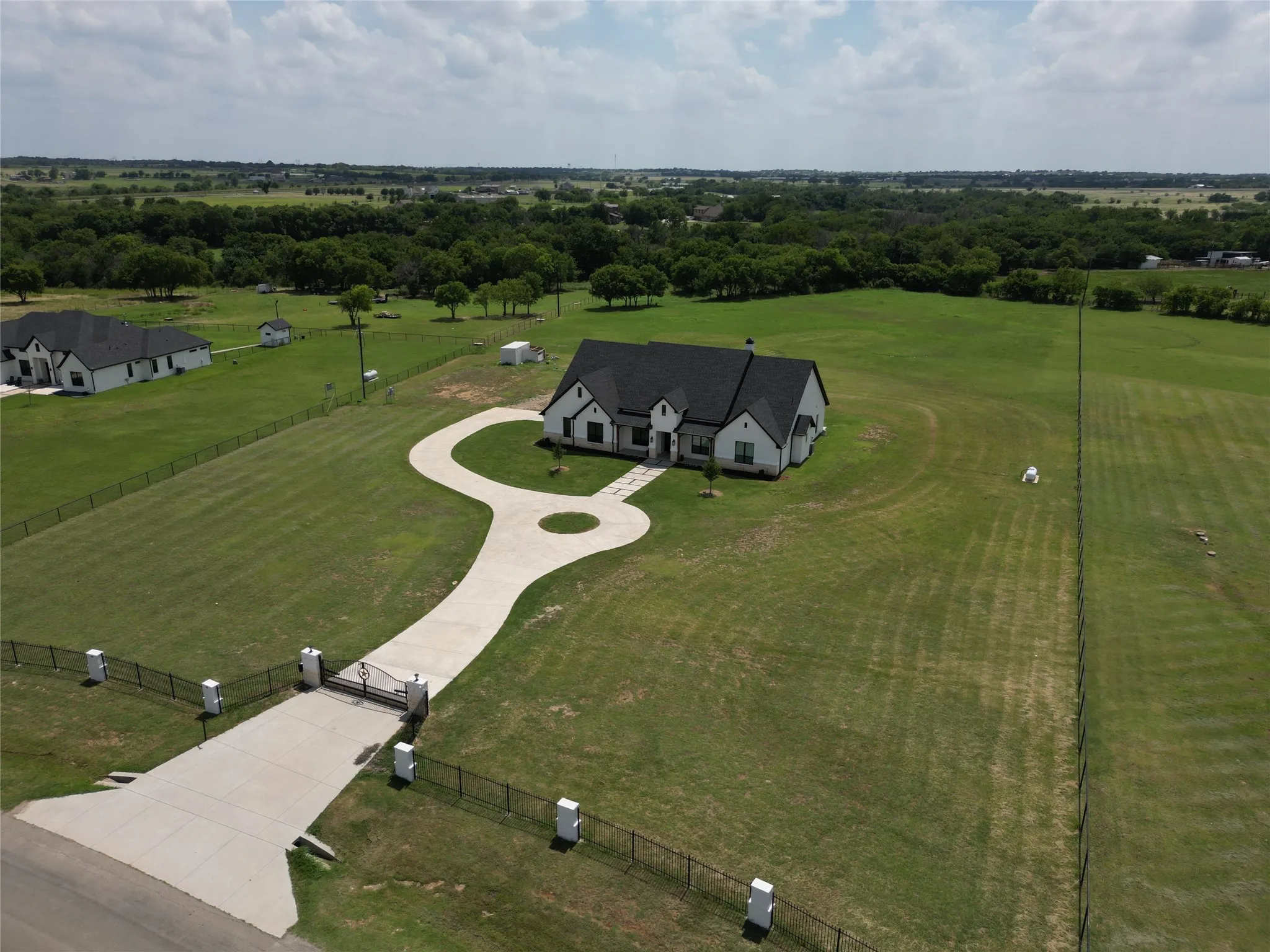 Single Family Residence For Sale in Denton County , 4790 Austin Circle, Sanger, Texas 76266, 5 Bedroom, 4 Bathroom, 2 Garage spaces, 3,860 Sqft, built in 2023, mls#21306658, Real Estate Agent in Sanger, Homes For Sale in Denton county, Homes For Sale in Sanger, Realtor in Sanger Texas, Real Estate Brokerage Independent Realty Texas, Luminita Cordes Realtor