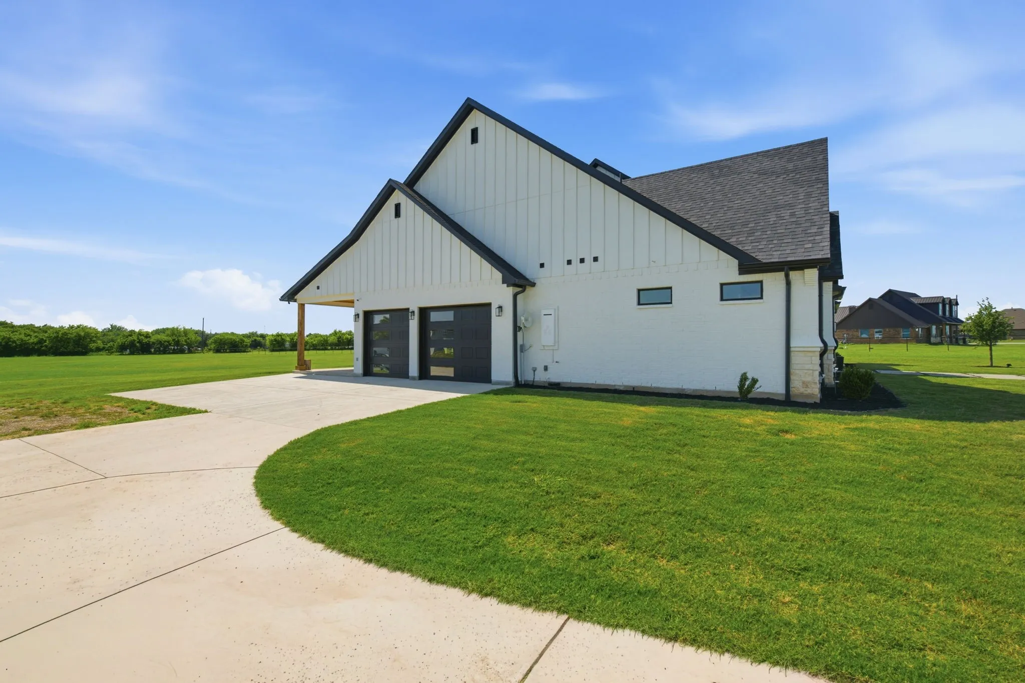 Single Family Residence For Sale in Denton County , 4790 Austin Circle, Sanger, Texas 76266, 5 Bedroom, 4 Bathroom, 2 Garage spaces, 3,860 Sqft, built in 2023, mls#21306658, Real Estate Agent in Sanger, Homes For Sale in Denton county, Homes For Sale in Sanger, Realtor in Sanger Texas, Real Estate Brokerage Independent Realty Texas, Luminita Cordes Realtor