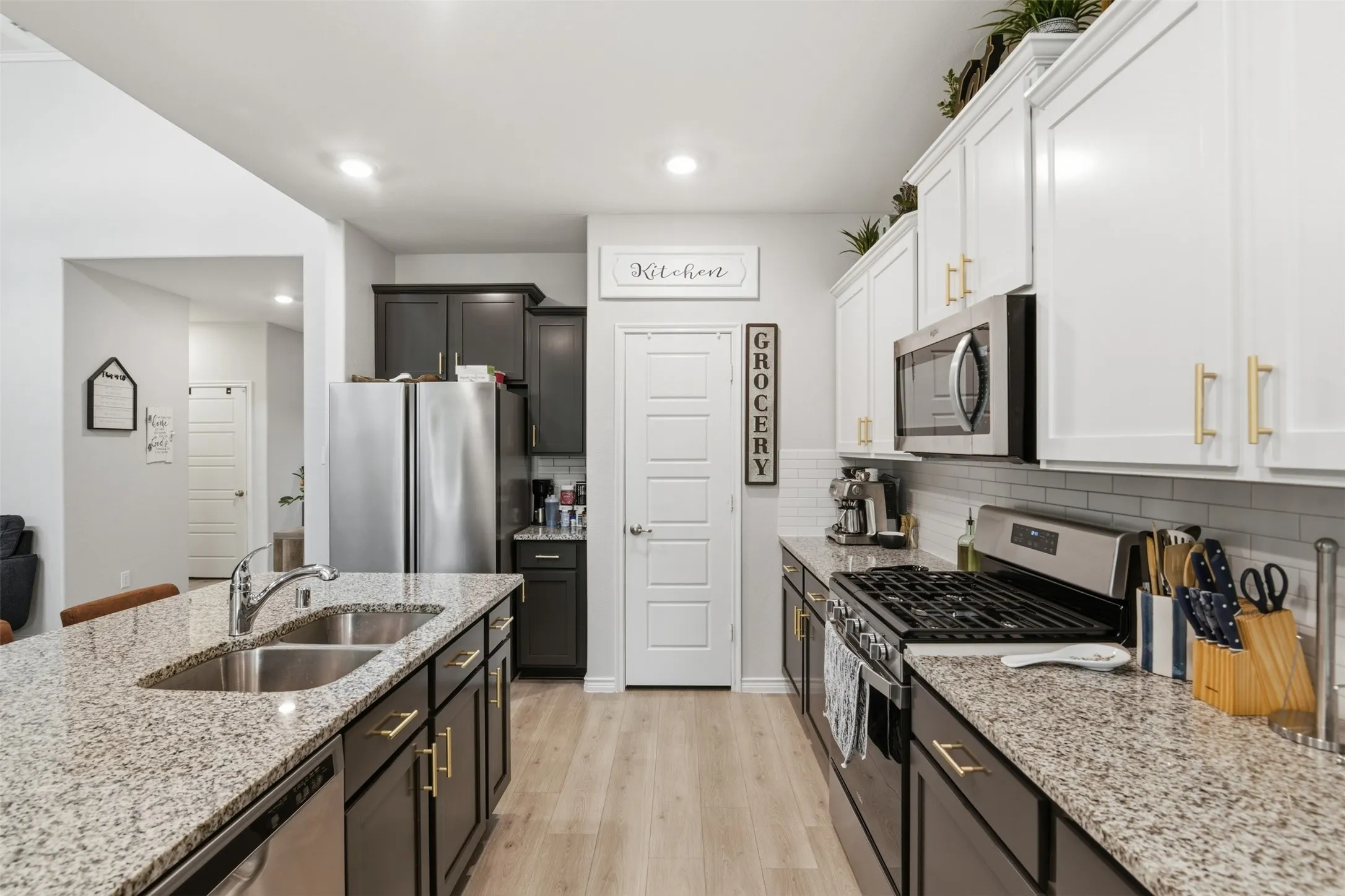 Single Family Residence For Sale in Hunt County , 161 Mockingbird Way, Caddo Mills, Texas 75135, 4 Bedroom, 3 Bathroom, 2 Garage spaces, 2,337 Sqft, built in 2020, mls#21303767, Real Estate Agent in Caddo Mills, Homes For Sale in Hunt county, Homes For Sale in Caddo Mills, Realtor in Caddo Mills Texas, Real Estate Brokerage Independent Realty Texas, Luminita Cordes Realtor
