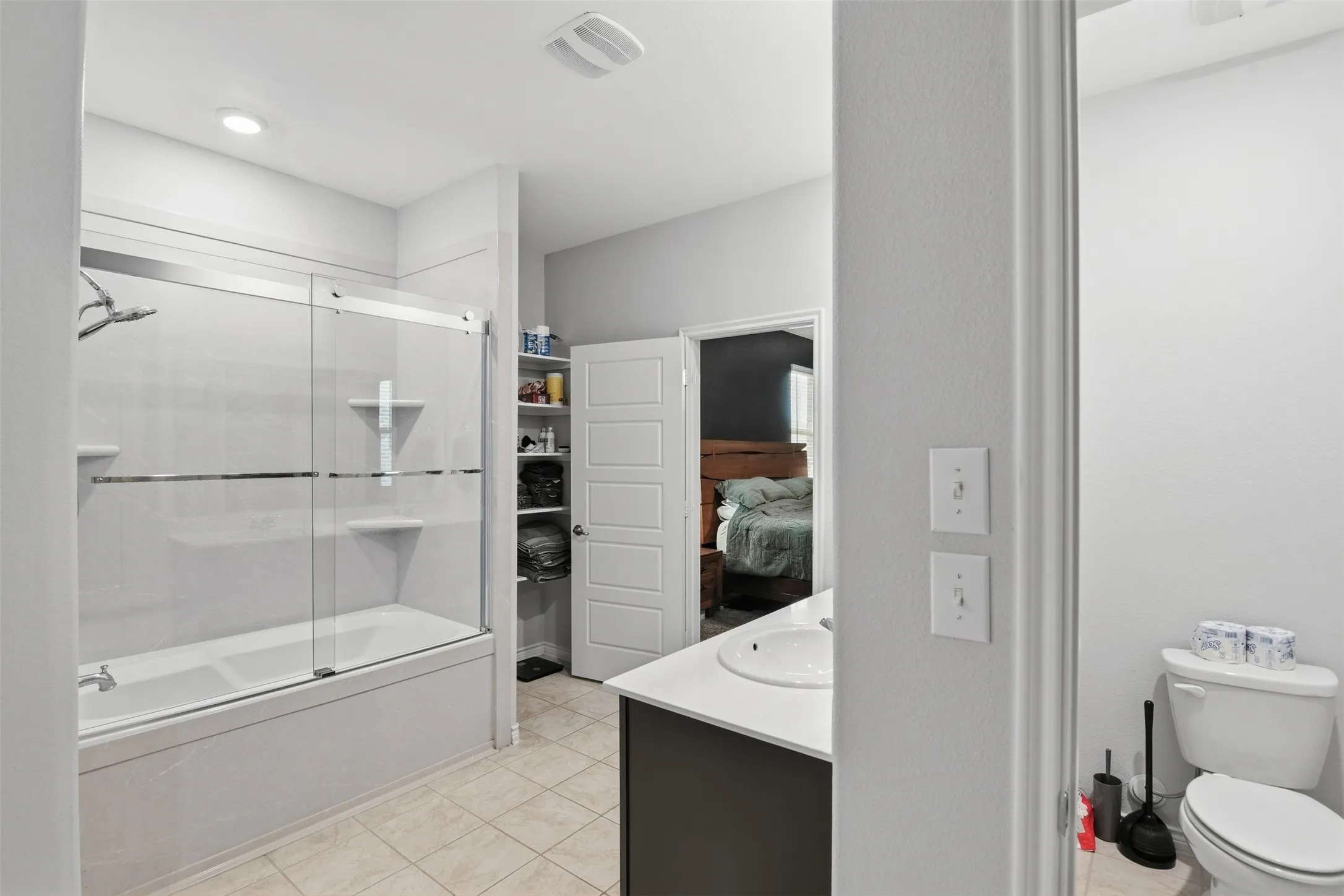 Single Family Residence For Sale in Hunt County , 161 Mockingbird Way, Caddo Mills, Texas 75135, 4 Bedroom, 3 Bathroom, 2 Garage spaces, 2,337 Sqft, built in 2020, mls#21303767, Real Estate Agent in Caddo Mills, Homes For Sale in Hunt county, Homes For Sale in Caddo Mills, Realtor in Caddo Mills Texas, Real Estate Brokerage Independent Realty Texas, Luminita Cordes Realtor