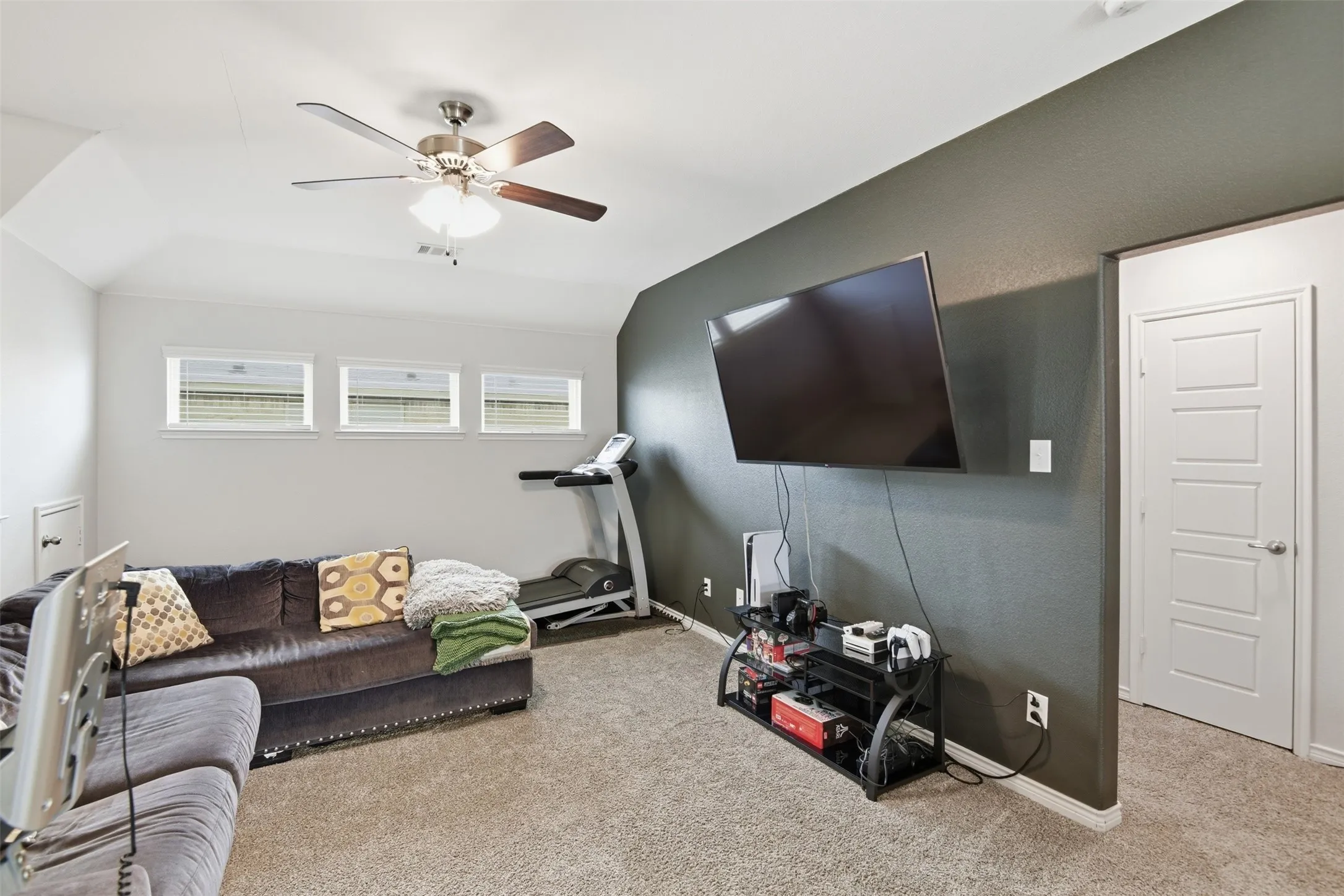 Single Family Residence For Sale in Hunt County , 161 Mockingbird Way, Caddo Mills, Texas 75135, 4 Bedroom, 3 Bathroom, 2 Garage spaces, 2,337 Sqft, built in 2020, mls#21303767, Real Estate Agent in Caddo Mills, Homes For Sale in Hunt county, Homes For Sale in Caddo Mills, Realtor in Caddo Mills Texas, Real Estate Brokerage Independent Realty Texas, Luminita Cordes Realtor