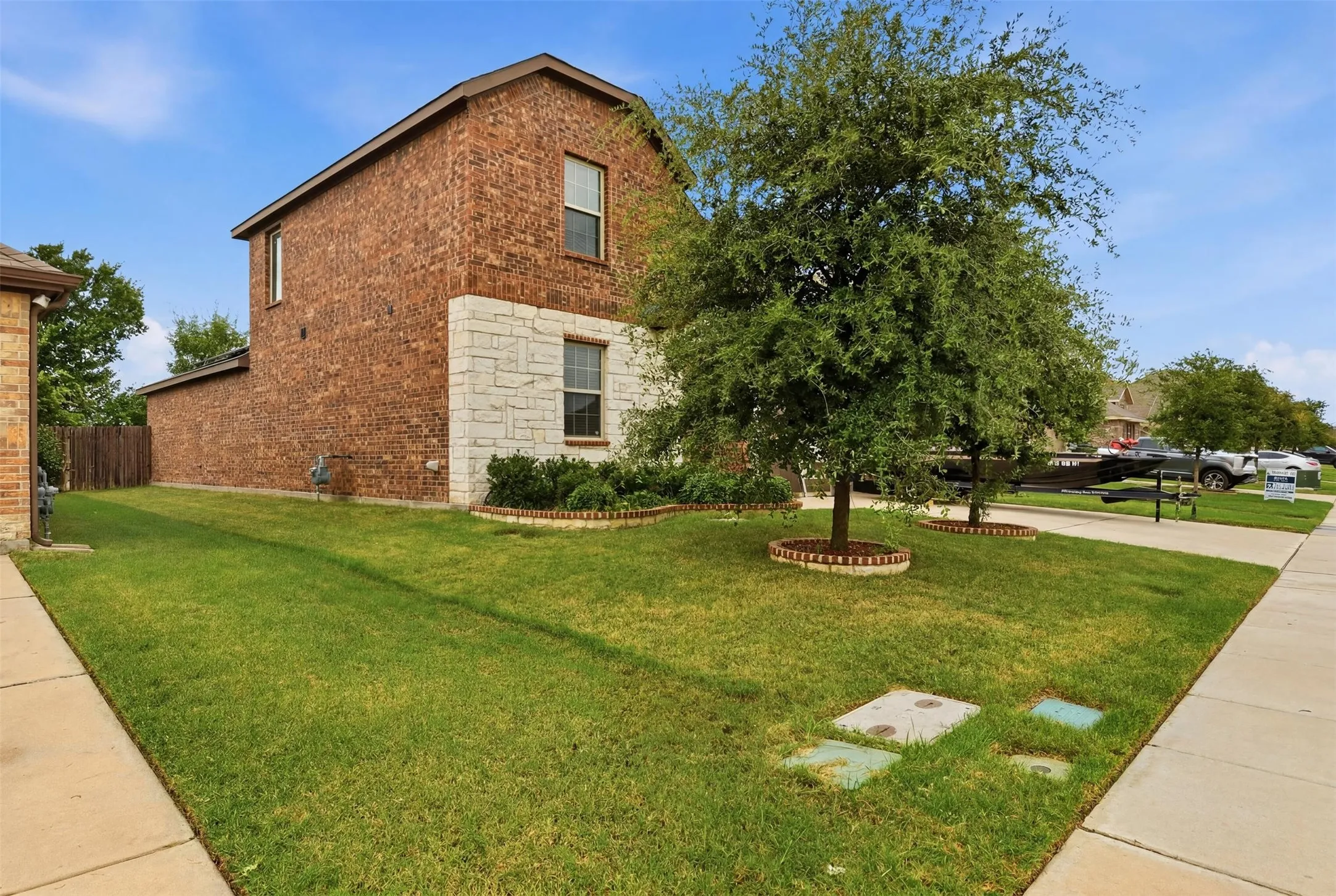 Single Family Residence For Sale in Hunt County , 161 Mockingbird Way, Caddo Mills, Texas 75135, 4 Bedroom, 3 Bathroom, 2 Garage spaces, 2,337 Sqft, built in 2020, mls#21303767, Real Estate Agent in Caddo Mills, Homes For Sale in Hunt county, Homes For Sale in Caddo Mills, Realtor in Caddo Mills Texas, Real Estate Brokerage Independent Realty Texas, Luminita Cordes Realtor