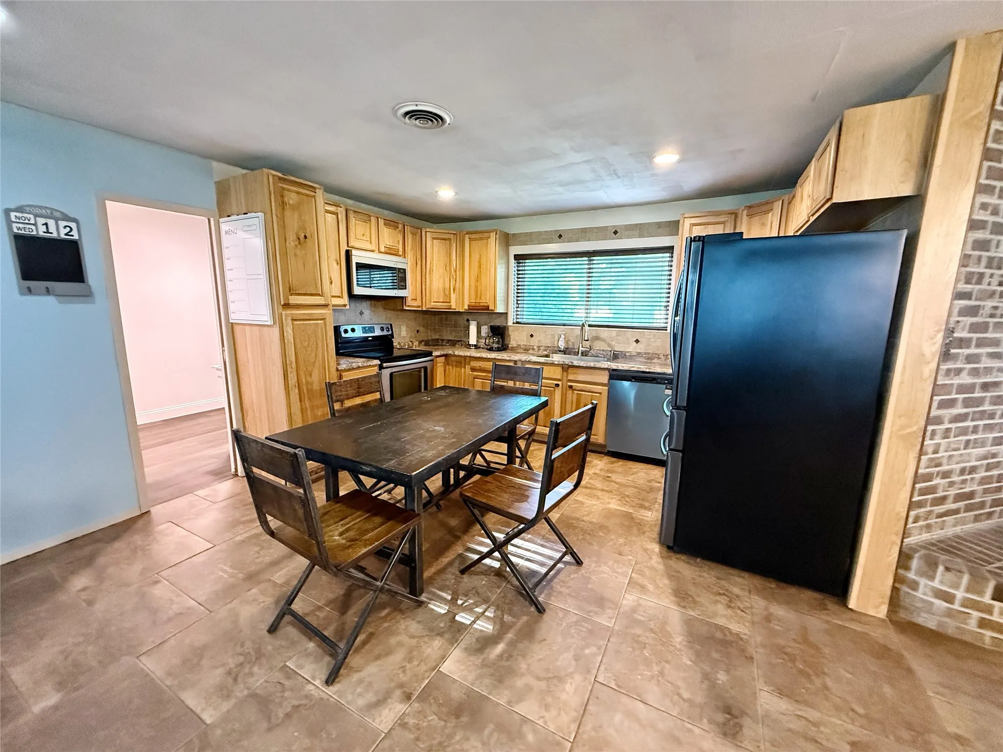Single Family Residence For Sale in Hopkins County , 6555 Tx 154, Sulphur Springs, Texas 75482, 3 Bedrooms, 2 Bathrooms, 2 Garage spaces, 2,484 Sqft, built in 1976, Price $550,000, mls#21298820, Real Estate Agent in Sulphur Springs, Homes For Sale in Hopkins county, Homes For Sale in Sulphur Springs, Realtor in Sulphur Springs Texas, Real Estate Brokerage Independent Realty Texas, Luminita Cordes Realtor