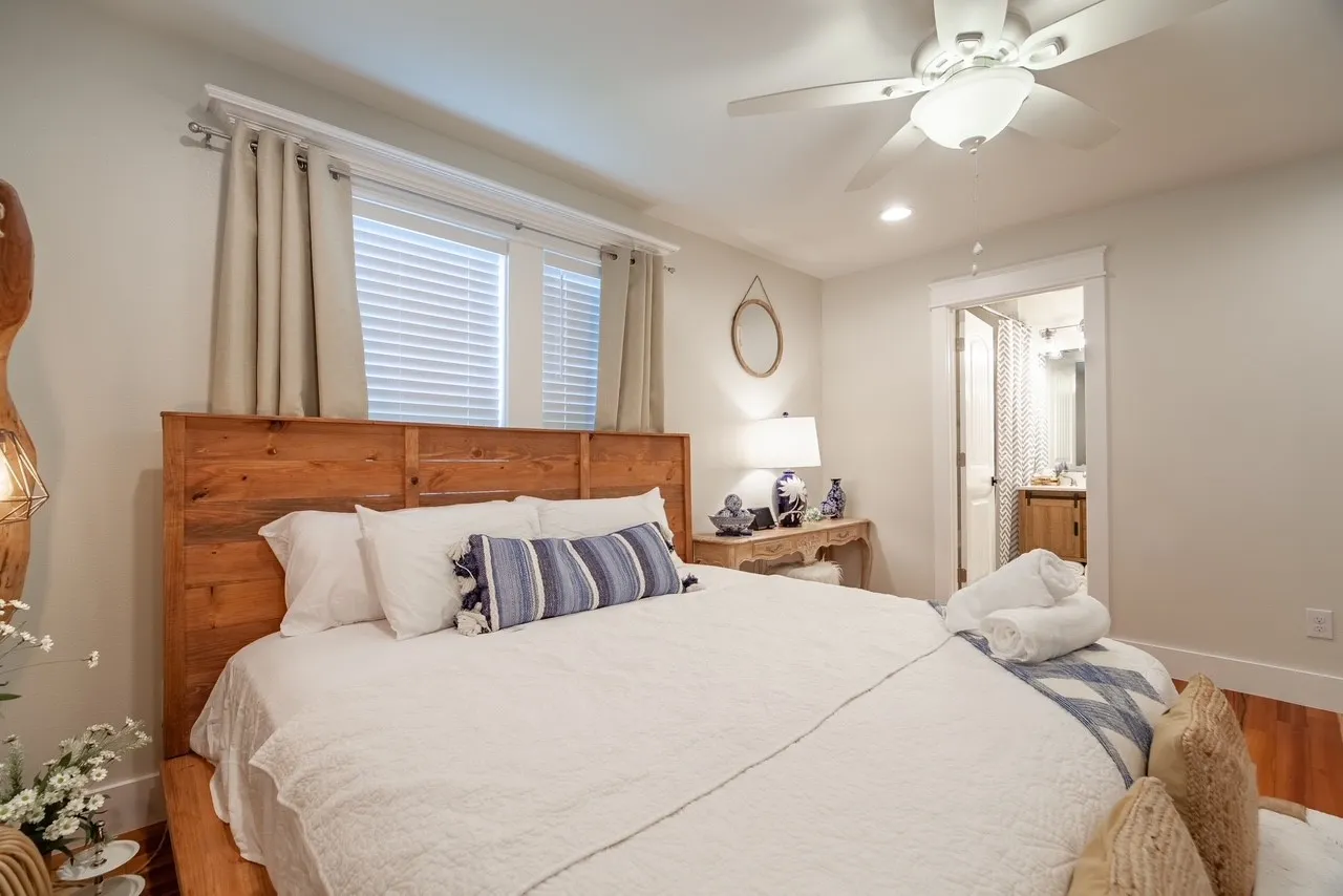 Single Family Residence For Sale in Dallas County , 1501 Lakeview Drive, Grand Prairie, Texas 75051, 3 Bedroom, 3 Bathroom, 2 Garage spaces, 2,672 Sqft, built in 2020, mls#21308229, Real Estate Agent in Grand Prairie, Homes For Sale in Dallas county, Homes For Sale in Grand Prairie, Realtor in Grand Prairie Texas, Real Estate Brokerage Independent Realty Texas, Luminita Cordes Realtor