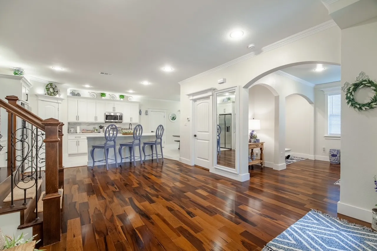 Single Family Residence For Sale in Dallas County , 1501 Lakeview Drive, Grand Prairie, Texas 75051, 3 Bedroom, 3 Bathroom, 2 Garage spaces, 2,672 Sqft, built in 2020, mls#21308229, Real Estate Agent in Grand Prairie, Homes For Sale in Dallas county, Homes For Sale in Grand Prairie, Realtor in Grand Prairie Texas, Real Estate Brokerage Independent Realty Texas, Luminita Cordes Realtor