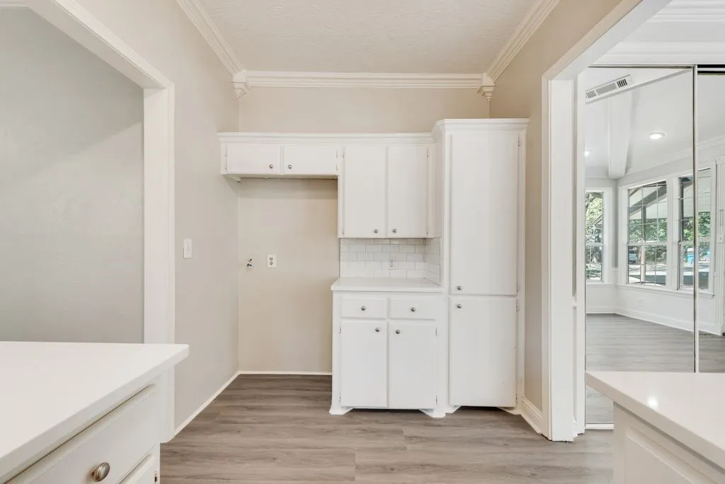 Single Family Residence For Sale in Henderson County , 111 Dogwood Trail, Gun Barrel City, Texas 75156, 3 Bedroom, 2 Bathroom, Garage spaces, 2,046 Sqft, built in 1986, mls#21308234, Real Estate Agent in Gun Barrel City, Homes For Sale in Henderson county, Homes For Sale in Gun Barrel City, Realtor in Gun Barrel City Texas, Real Estate Brokerage Independent Realty Texas, Luminita Cordes Realtor