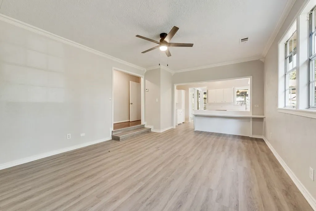 Single Family Residence For Sale in Henderson County , 111 Dogwood Trail, Gun Barrel City, Texas 75156, 3 Bedroom, 2 Bathroom, Garage spaces, 2,046 Sqft, built in 1986, mls#21308234, Real Estate Agent in Gun Barrel City, Homes For Sale in Henderson county, Homes For Sale in Gun Barrel City, Realtor in Gun Barrel City Texas, Real Estate Brokerage Independent Realty Texas, Luminita Cordes Realtor