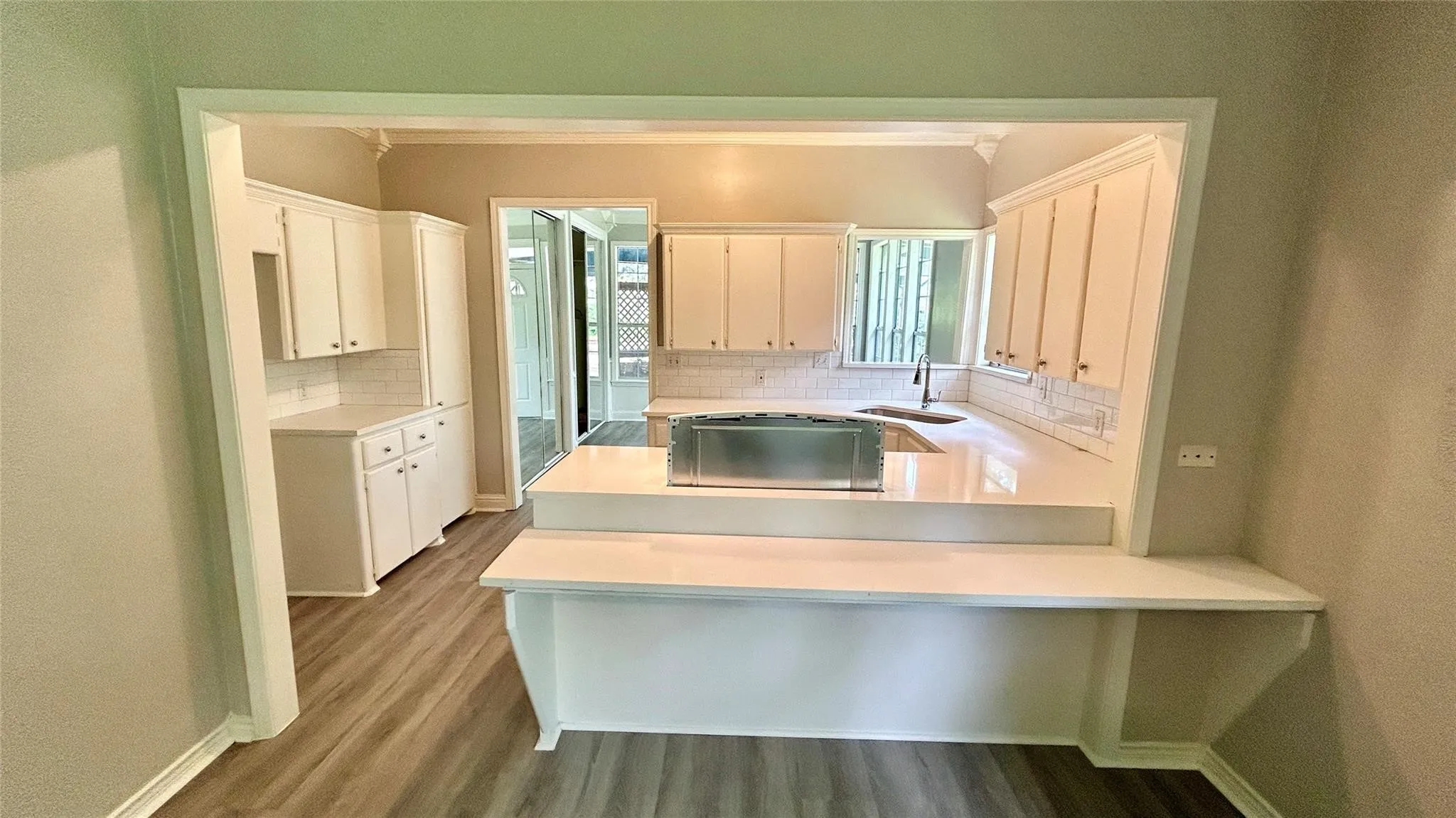 Single Family Residence For Sale in Henderson County , 111 Dogwood Trail, Gun Barrel City, Texas 75156, 3 Bedroom, 2 Bathroom, Garage spaces, 2,046 Sqft, built in 1986, mls#21308234, Real Estate Agent in Gun Barrel City, Homes For Sale in Henderson county, Homes For Sale in Gun Barrel City, Realtor in Gun Barrel City Texas, Real Estate Brokerage Independent Realty Texas, Luminita Cordes Realtor