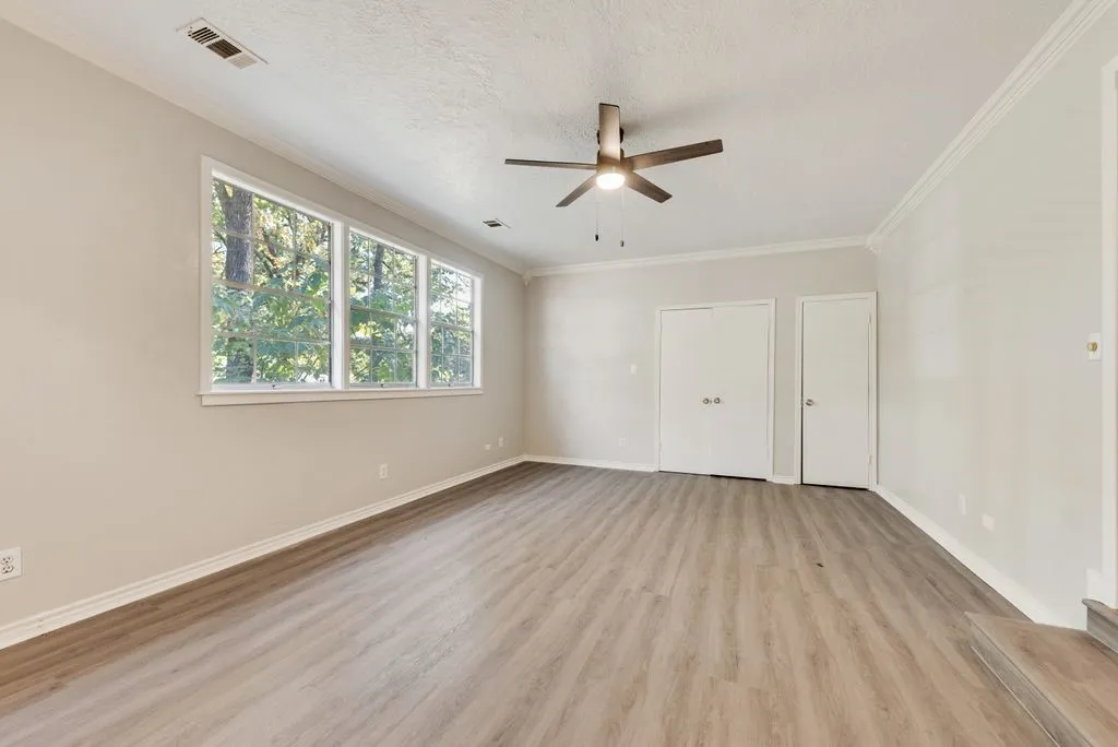 Single Family Residence For Sale in Henderson County , 111 Dogwood Trail, Gun Barrel City, Texas 75156, 3 Bedroom, 2 Bathroom, Garage spaces, 2,046 Sqft, built in 1986, mls#21308234, Real Estate Agent in Gun Barrel City, Homes For Sale in Henderson county, Homes For Sale in Gun Barrel City, Realtor in Gun Barrel City Texas, Real Estate Brokerage Independent Realty Texas, Luminita Cordes Realtor