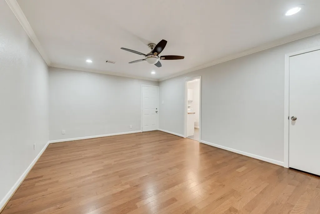Single Family Residence For Sale in Henderson County , 111 Dogwood Trail, Gun Barrel City, Texas 75156, 3 Bedroom, 2 Bathroom, Garage spaces, 2,046 Sqft, built in 1986, mls#21308234, Real Estate Agent in Gun Barrel City, Homes For Sale in Henderson county, Homes For Sale in Gun Barrel City, Realtor in Gun Barrel City Texas, Real Estate Brokerage Independent Realty Texas, Luminita Cordes Realtor