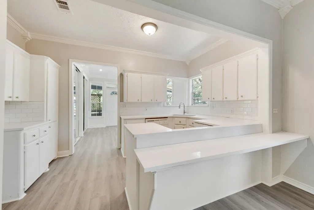 Single Family Residence For Sale in Henderson County , 111 Dogwood Trail, Gun Barrel City, Texas 75156, 3 Bedroom, 2 Bathroom, Garage spaces, 2,046 Sqft, built in 1986, mls#21308234, Real Estate Agent in Gun Barrel City, Homes For Sale in Henderson county, Homes For Sale in Gun Barrel City, Realtor in Gun Barrel City Texas, Real Estate Brokerage Independent Realty Texas, Luminita Cordes Realtor