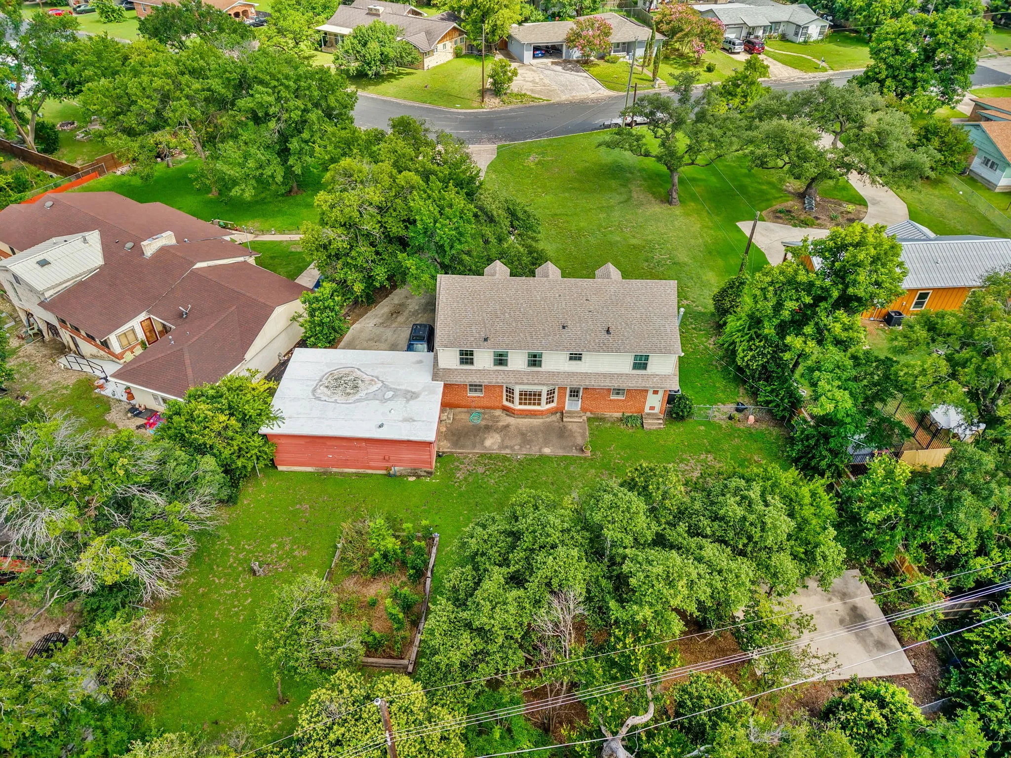 Single Family Residence For Sale in Bell County , 609 Oakhill Drive, Killeen, Texas 76541, 4 Bedroom, 2 Bathroom, Garage spaces, 2,914 Sqft, built in 1960, Price $225,000, mls#21308216, Real Estate Agent in Killeen, Homes For Sale in Bell county, Homes For Sale in Killeen, Realtor in Killeen Texas, Real Estate Brokerage Independent Realty Texas, Luminita Cordes Realtor