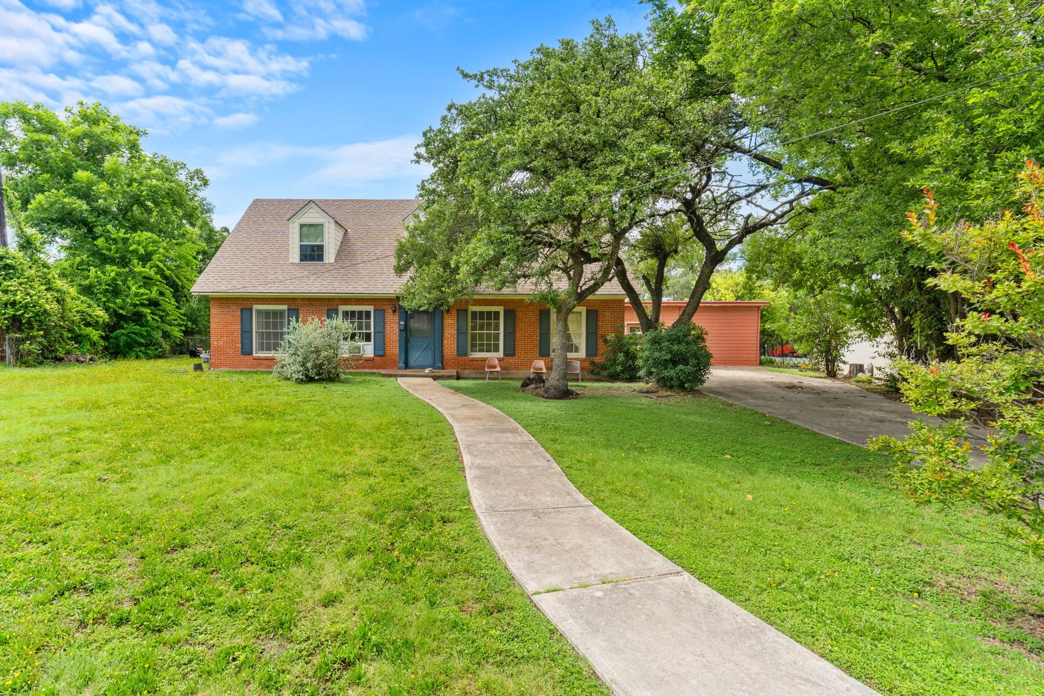 Single Family Residence For Sale in Bell County , 609 Oakhill Drive, Killeen, Texas 76541, 4 Bedroom, 2 Bathroom, Garage spaces, 2,914 Sqft, built in 1960, Price $225,000, mls#21308216, Real Estate Agent in Killeen, Homes For Sale in Bell county, Homes For Sale in Killeen, Realtor in Killeen Texas, Real Estate Brokerage Independent Realty Texas, Luminita Cordes Realtor