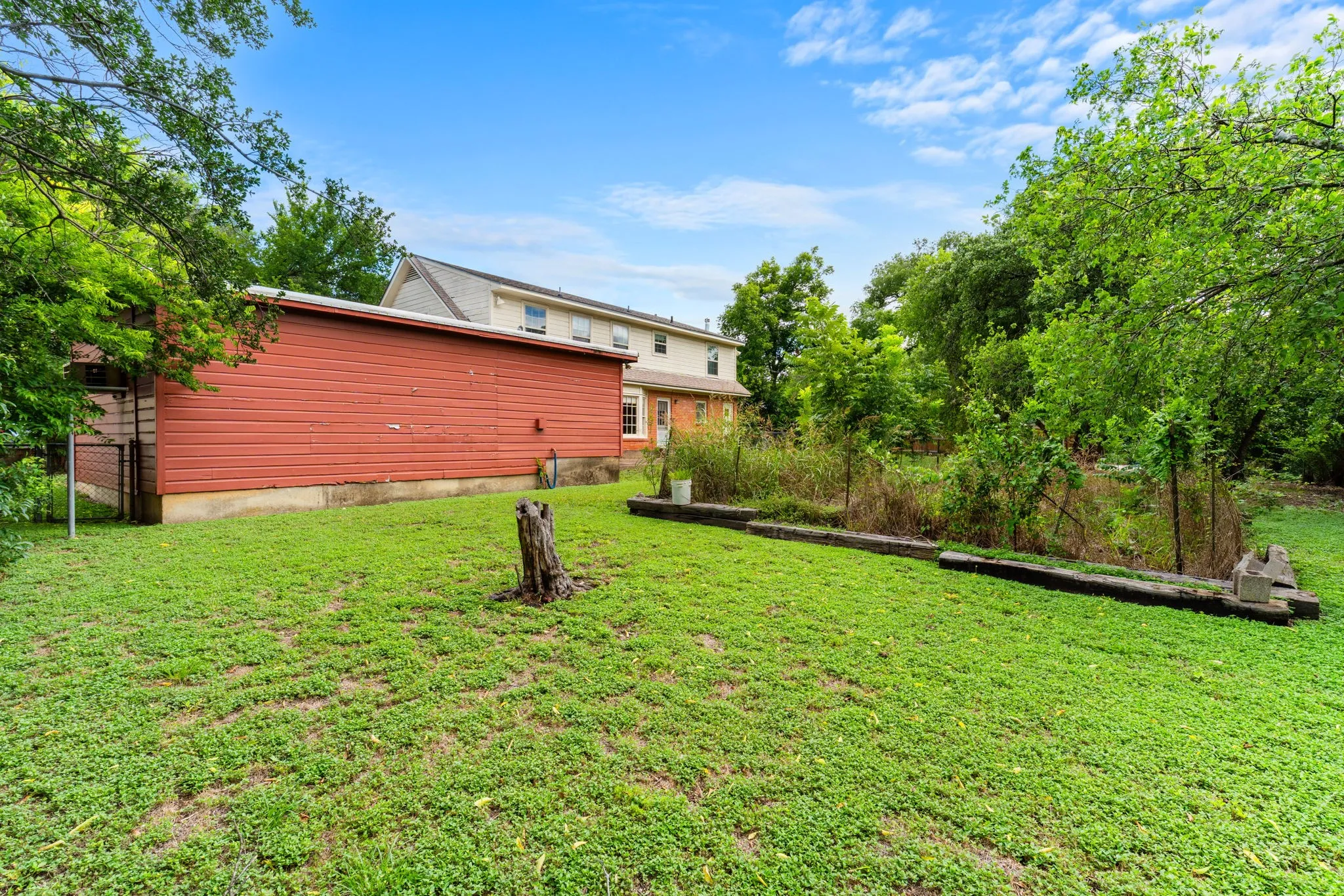 Single Family Residence For Sale in Bell County , 609 Oakhill Drive, Killeen, Texas 76541, 4 Bedroom, 2 Bathroom, Garage spaces, 2,914 Sqft, built in 1960, Price $225,000, mls#21308216, Real Estate Agent in Killeen, Homes For Sale in Bell county, Homes For Sale in Killeen, Realtor in Killeen Texas, Real Estate Brokerage Independent Realty Texas, Luminita Cordes Realtor