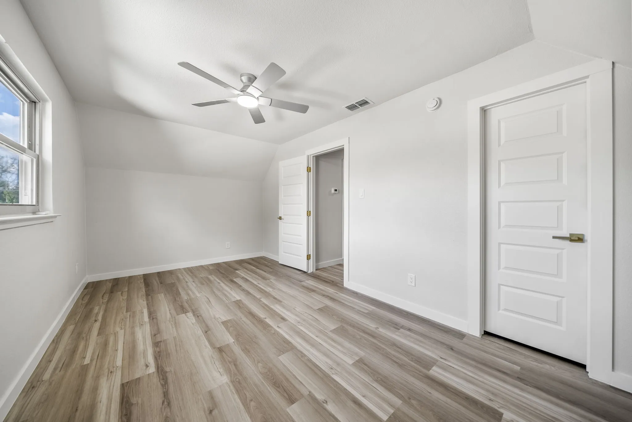 Single Family Residence For Sale in Dallas County , 3654 Ridgebriar Drive, Dallas, Texas 75234, 4 Bedroom, 3 Bathroom, 2 Garage spaces, 1,848 Sqft, built in 1962, mls#21308236, Real Estate Agent in Dallas, Homes For Sale in Dallas county, Homes For Sale in Dallas, Realtor in Dallas Texas, Real Estate Brokerage Independent Realty Texas, Luminita Cordes Realtor