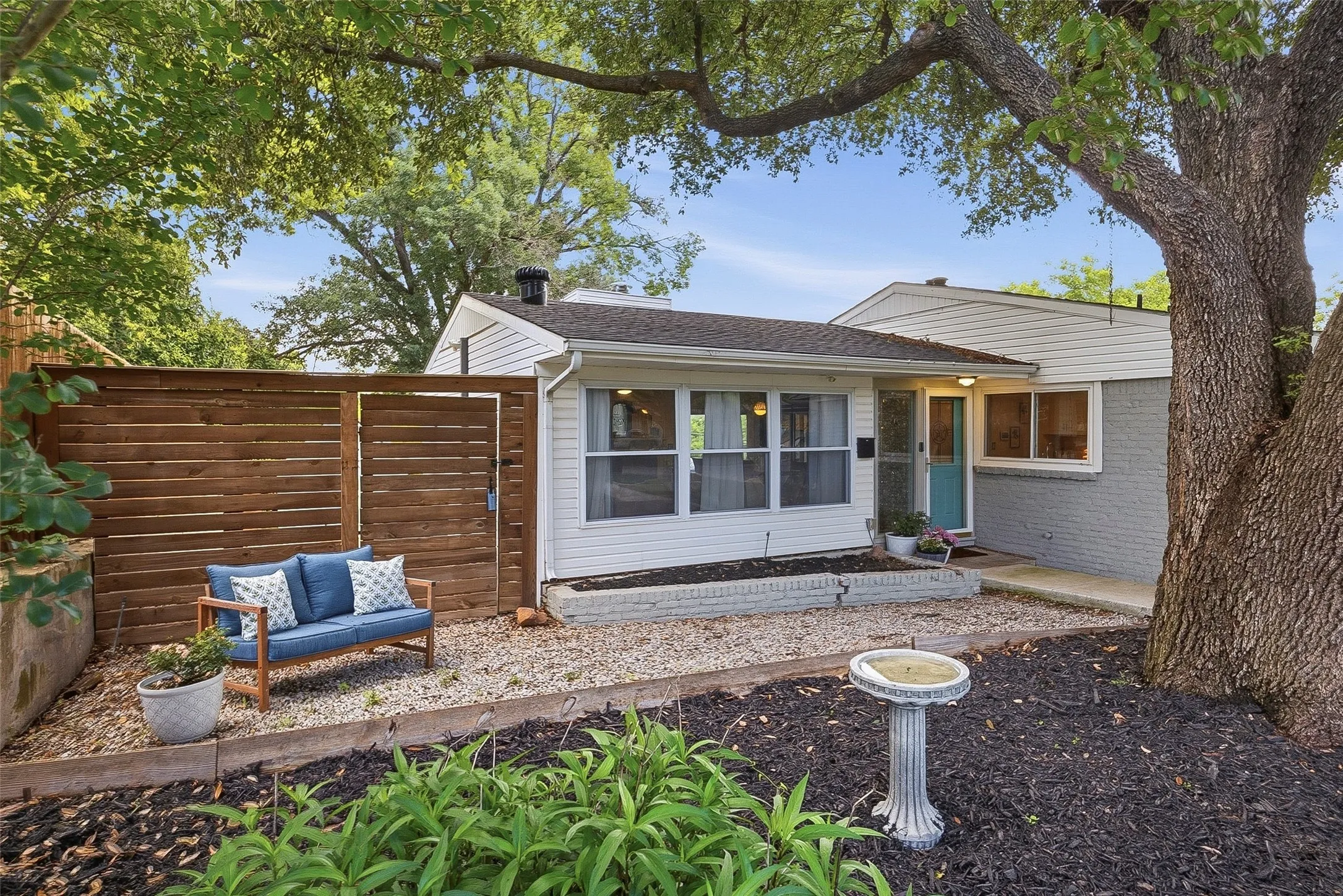 Single Family Residence For Sale in Tarrant County , 4817 Winthrop Avenue E, Fort Worth, Texas 76116, 3 Bedroom, 2 Bathroom, 2 Garage spaces, 1,716 Sqft, built in 1950, mls#21305798, Real Estate Agent in Fort Worth, Homes For Sale in Tarrant county, Homes For Sale in Fort Worth, Realtor in Fort Worth Texas, Real Estate Brokerage Independent Realty Texas, Luminita Cordes Realtor