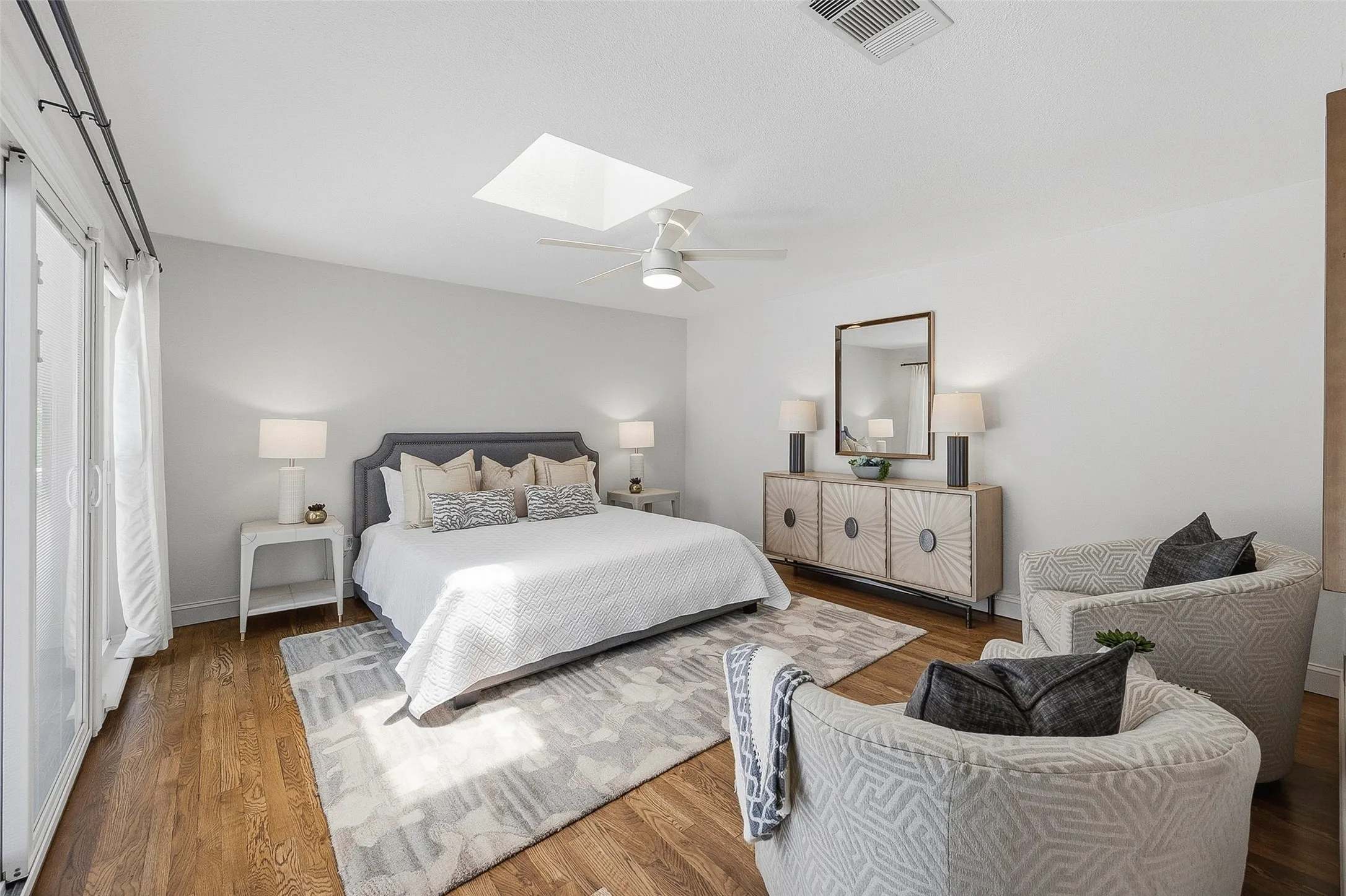 Single Family Residence For Sale in Tarrant County , 4817 Winthrop Avenue E, Fort Worth, Texas 76116, 3 Bedroom, 2 Bathroom, 2 Garage spaces, 1,716 Sqft, built in 1950, mls#21305798, Real Estate Agent in Fort Worth, Homes For Sale in Tarrant county, Homes For Sale in Fort Worth, Realtor in Fort Worth Texas, Real Estate Brokerage Independent Realty Texas, Luminita Cordes Realtor