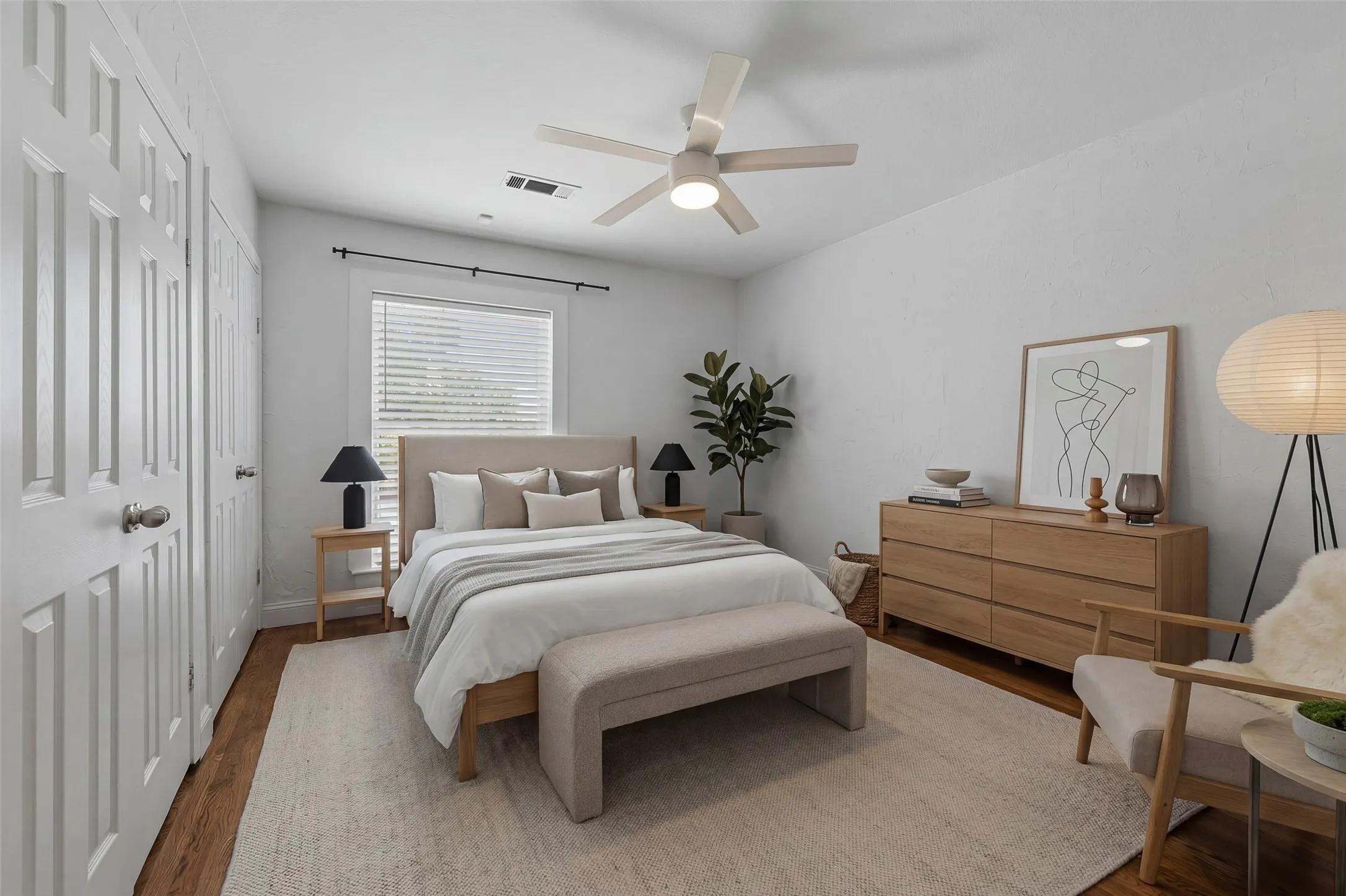 Single Family Residence For Sale in Tarrant County , 4817 Winthrop Avenue E, Fort Worth, Texas 76116, 3 Bedroom, 2 Bathroom, 2 Garage spaces, 1,716 Sqft, built in 1950, mls#21305798, Real Estate Agent in Fort Worth, Homes For Sale in Tarrant county, Homes For Sale in Fort Worth, Realtor in Fort Worth Texas, Real Estate Brokerage Independent Realty Texas, Luminita Cordes Realtor