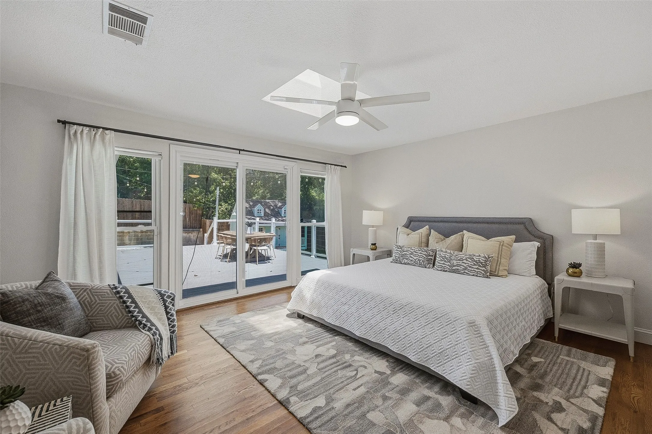 Single Family Residence For Sale in Tarrant County , 4817 Winthrop Avenue E, Fort Worth, Texas 76116, 3 Bedroom, 2 Bathroom, 2 Garage spaces, 1,716 Sqft, built in 1950, mls#21305798, Real Estate Agent in Fort Worth, Homes For Sale in Tarrant county, Homes For Sale in Fort Worth, Realtor in Fort Worth Texas, Real Estate Brokerage Independent Realty Texas, Luminita Cordes Realtor