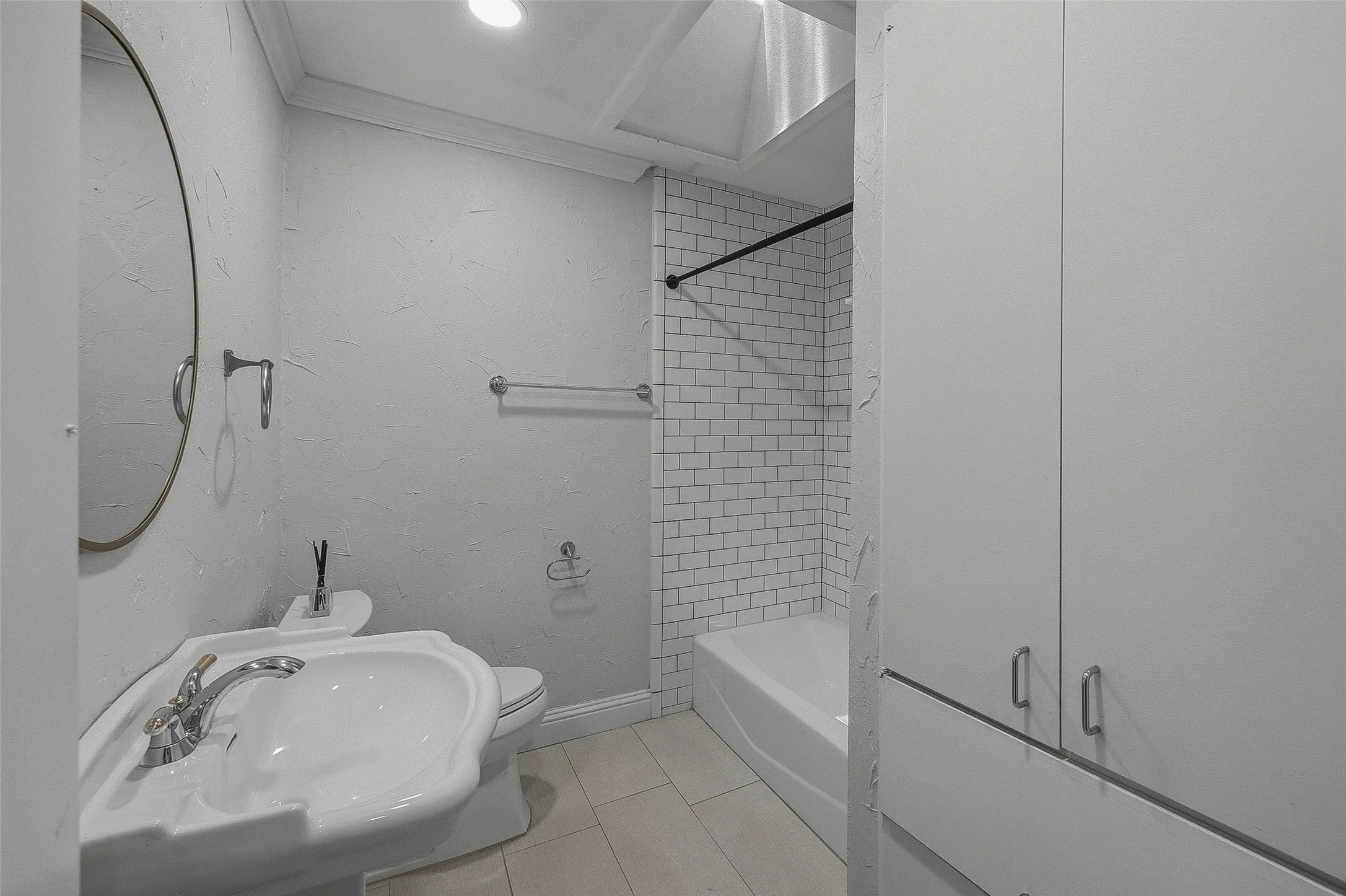 Single Family Residence For Sale in Tarrant County , 4817 Winthrop Avenue E, Fort Worth, Texas 76116, 3 Bedroom, 2 Bathroom, 2 Garage spaces, 1,716 Sqft, built in 1950, mls#21305798, Real Estate Agent in Fort Worth, Homes For Sale in Tarrant county, Homes For Sale in Fort Worth, Realtor in Fort Worth Texas, Real Estate Brokerage Independent Realty Texas, Luminita Cordes Realtor