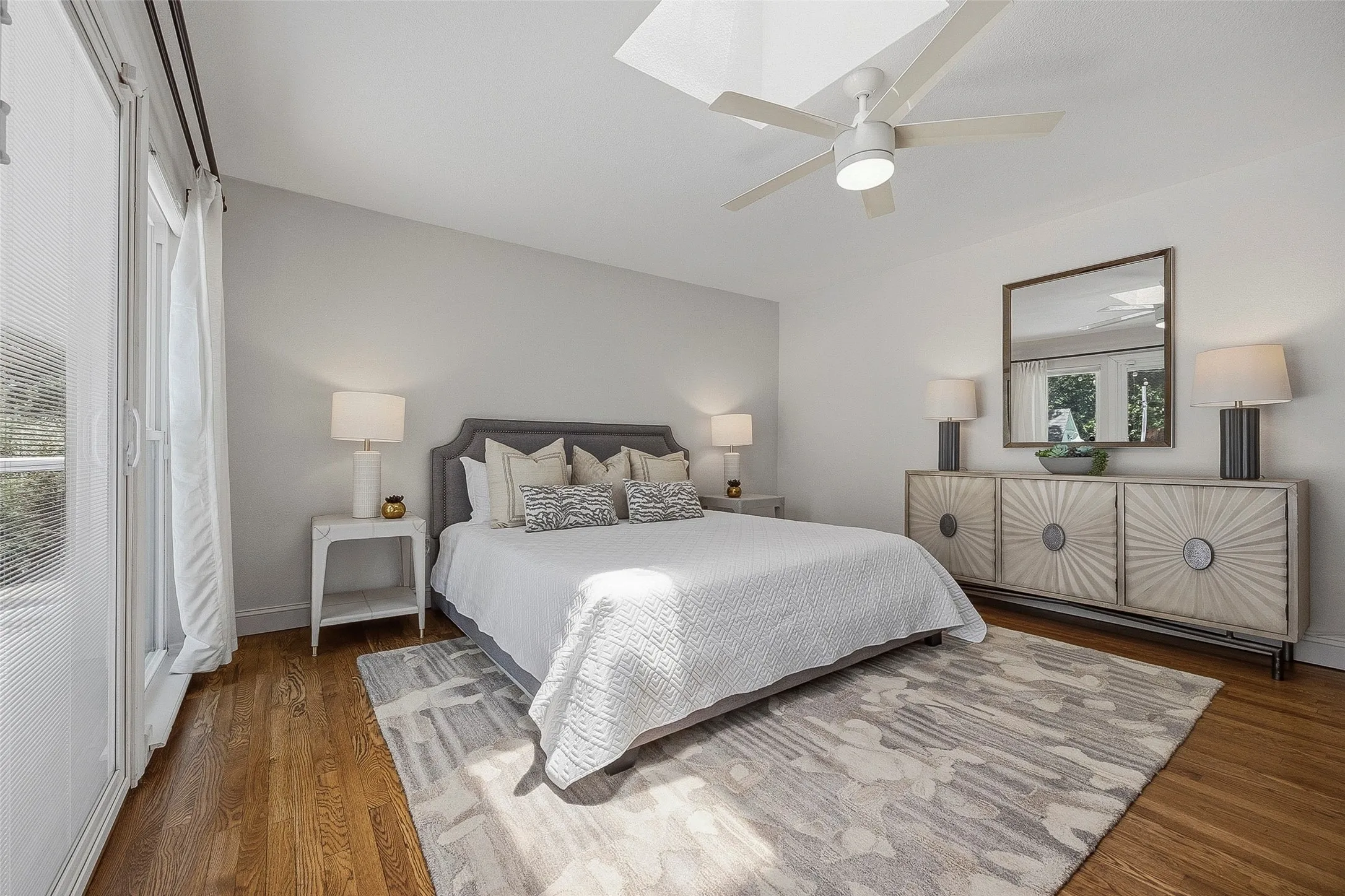 Single Family Residence For Sale in Tarrant County , 4817 Winthrop Avenue E, Fort Worth, Texas 76116, 3 Bedroom, 2 Bathroom, 2 Garage spaces, 1,716 Sqft, built in 1950, mls#21305798, Real Estate Agent in Fort Worth, Homes For Sale in Tarrant county, Homes For Sale in Fort Worth, Realtor in Fort Worth Texas, Real Estate Brokerage Independent Realty Texas, Luminita Cordes Realtor