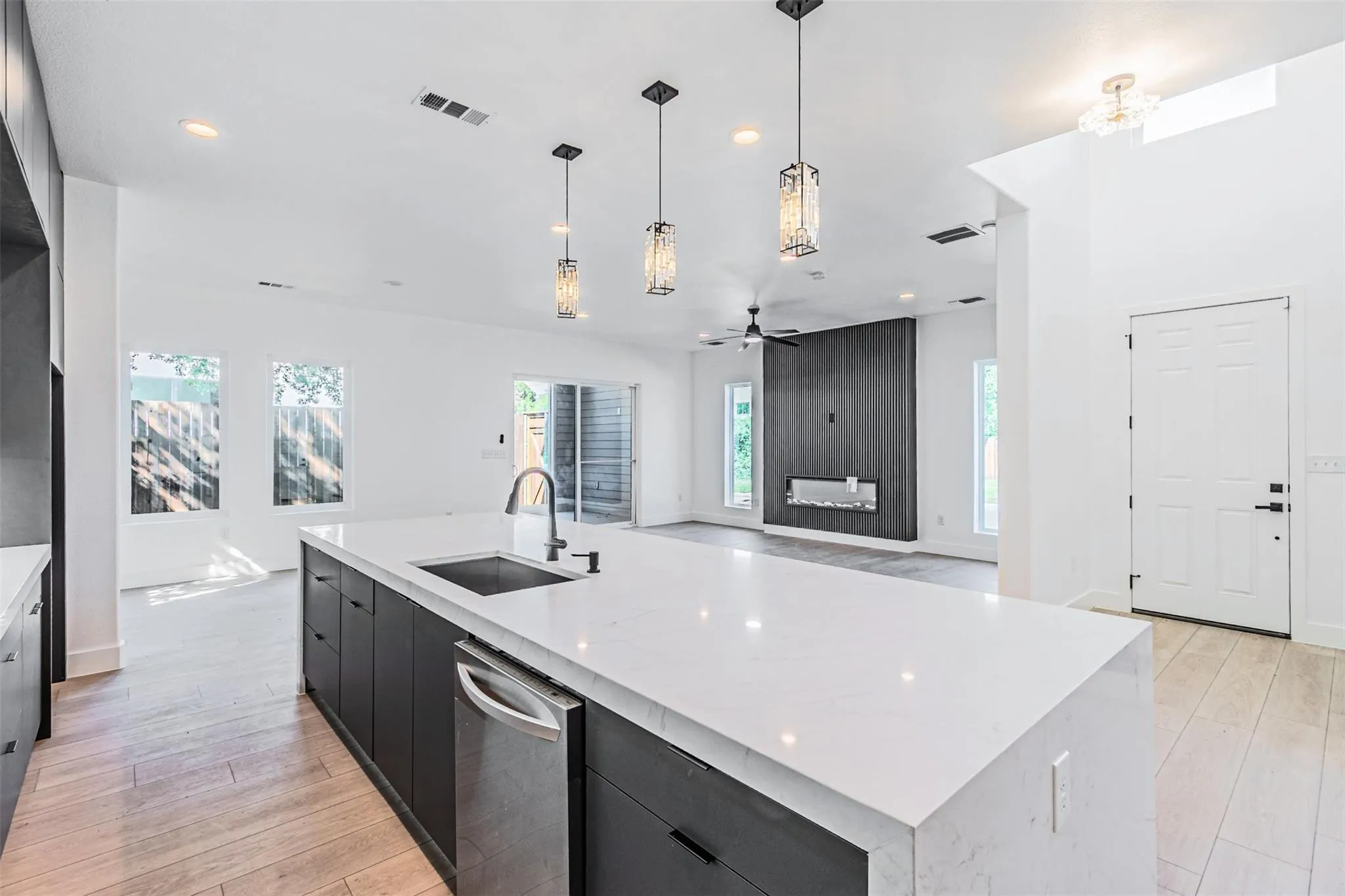 Single Family Residence For Rent in Dallas County , 4319 Sylvester Street, Dallas, Texas 75219, 4 Bedroom, 4 Bathroom, 2 Garage spaces, 2,966 Sqft, built in 2026, mls#21308246, Real Estate Agent in Dallas, Homes For Rent in Dallas county, Homes For Rent in Dallas, Realtor in Dallas Texas, Real Estate Brokerage Independent Realty Texas, Luminita Cordes Realtor