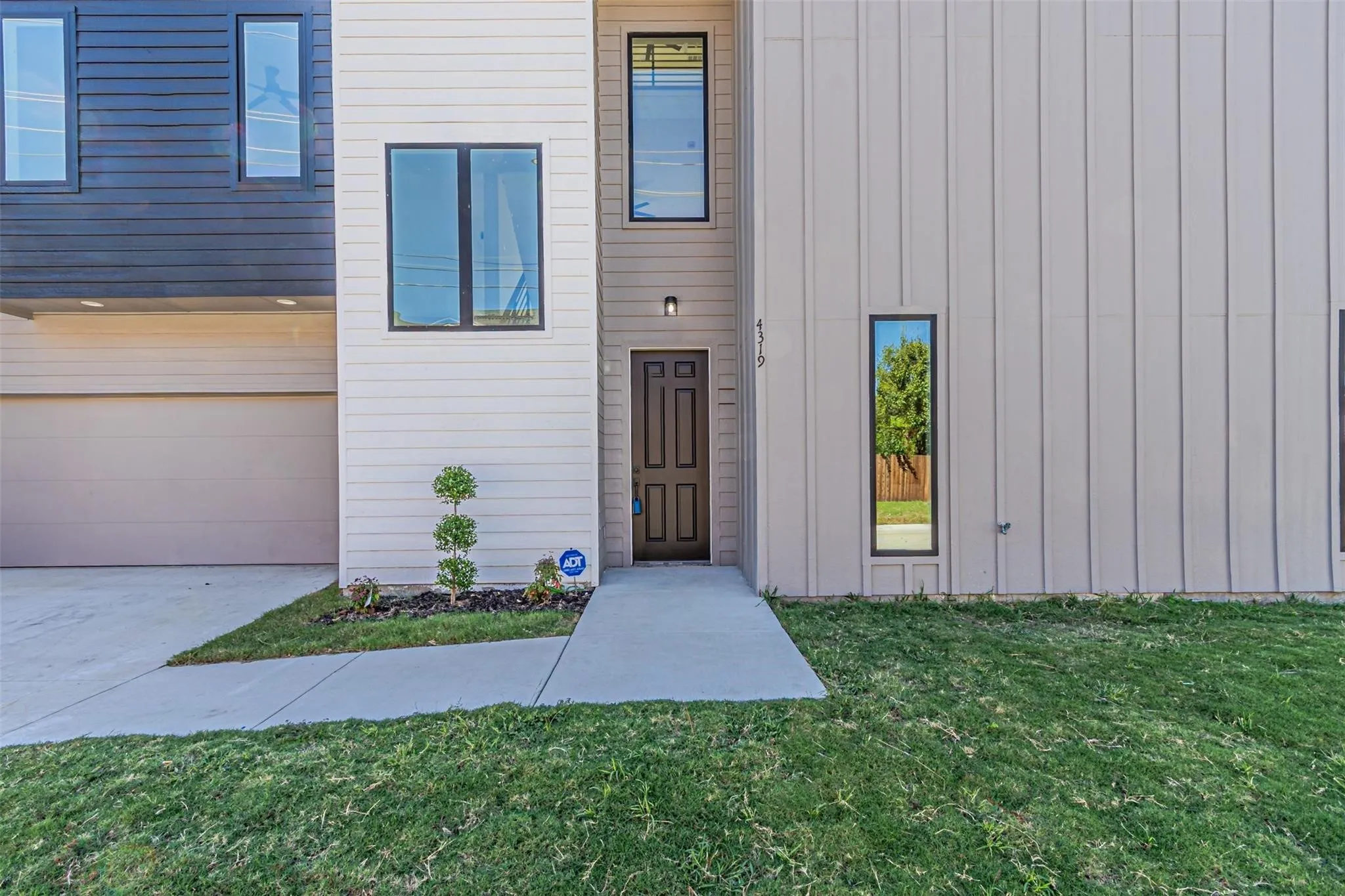 Single Family Residence For Rent in Dallas County , 4319 Sylvester Street, Dallas, Texas 75219, 4 Bedroom, 4 Bathroom, 2 Garage spaces, 2,966 Sqft, built in 2026, mls#21308246, Real Estate Agent in Dallas, Homes For Rent in Dallas county, Homes For Rent in Dallas, Realtor in Dallas Texas, Real Estate Brokerage Independent Realty Texas, Luminita Cordes Realtor