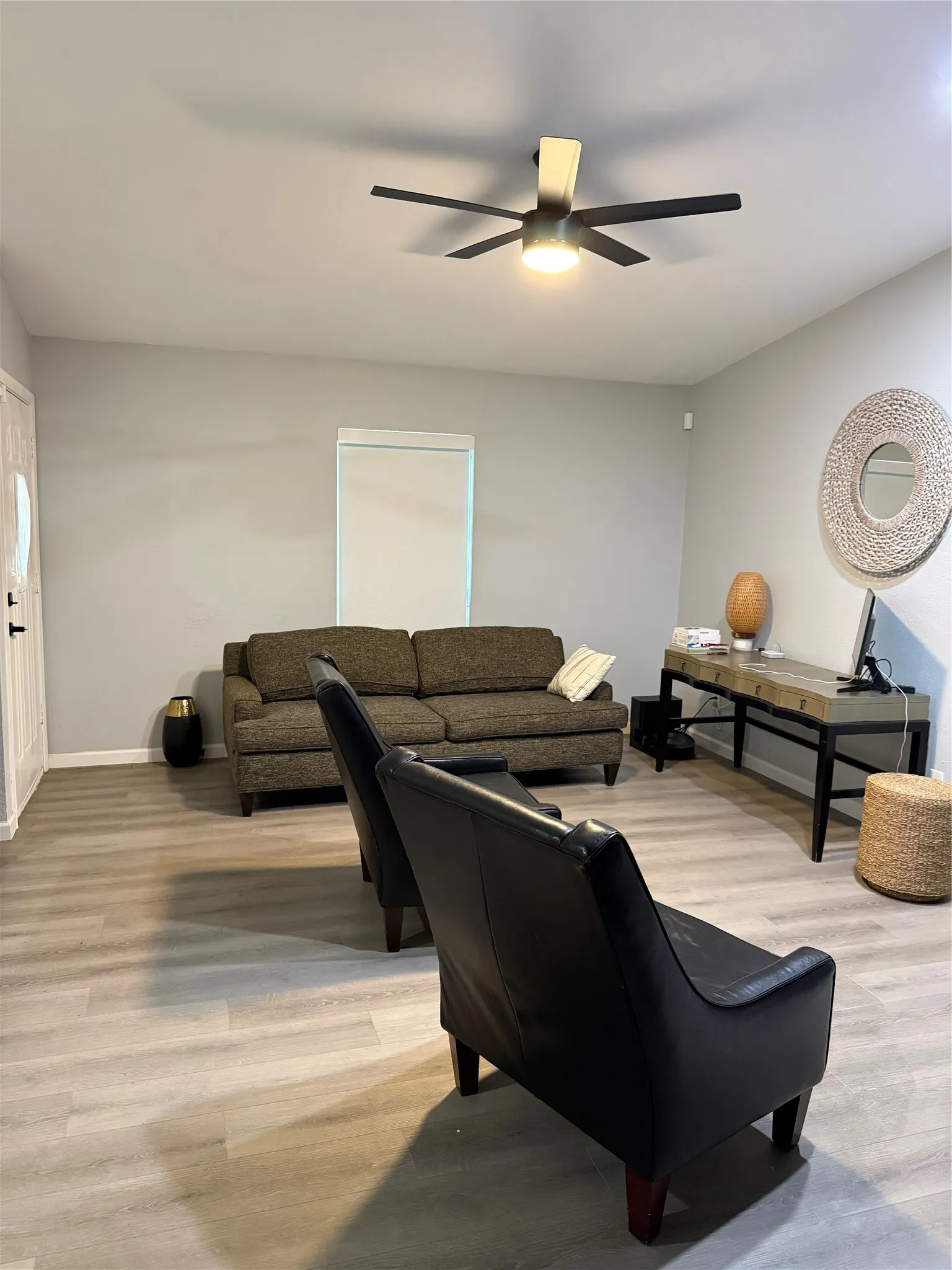 Single Family Residence For Sale in Tarrant County , 2611 Buck Trail, Euless, Texas 76039, 3 Bedroom, 2 Bathroom, 2 Garage spaces, 1,197 Sqft, built in 1982, mls#21308254, Real Estate Agent in Euless, Homes For Sale in Tarrant county, Homes For Sale in Euless, Realtor in Euless Texas, Real Estate Brokerage Independent Realty Texas, Luminita Cordes Realtor
