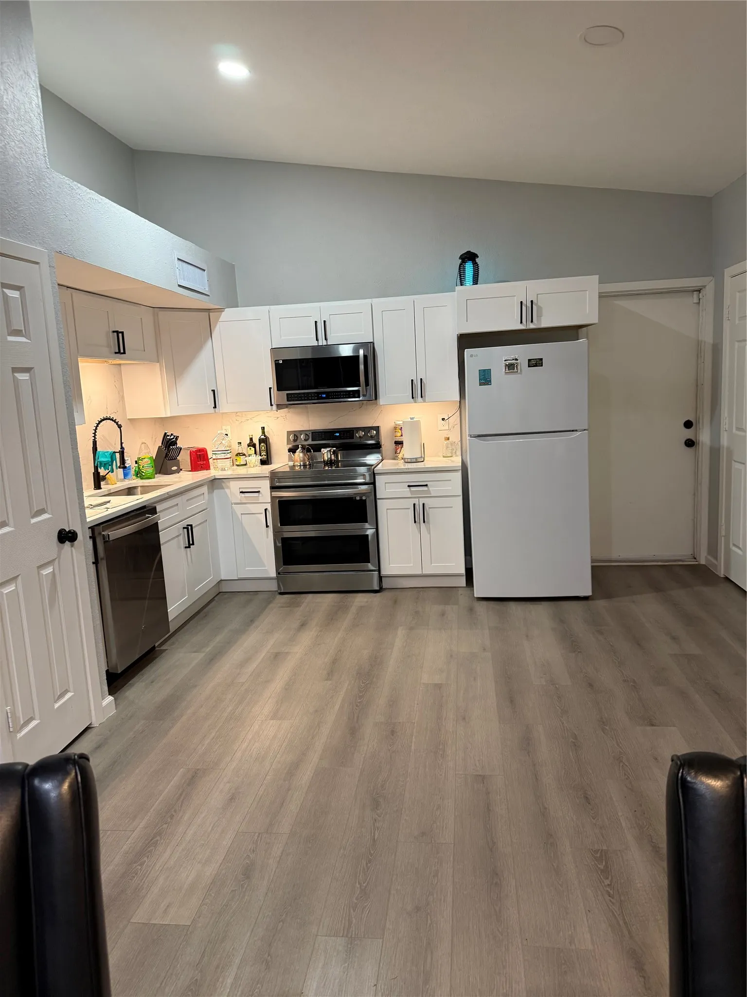 Single Family Residence For Sale in Tarrant County , 2611 Buck Trail, Euless, Texas 76039, 3 Bedroom, 2 Bathroom, 2 Garage spaces, 1,197 Sqft, built in 1982, mls#21308254, Real Estate Agent in Euless, Homes For Sale in Tarrant county, Homes For Sale in Euless, Realtor in Euless Texas, Real Estate Brokerage Independent Realty Texas, Luminita Cordes Realtor