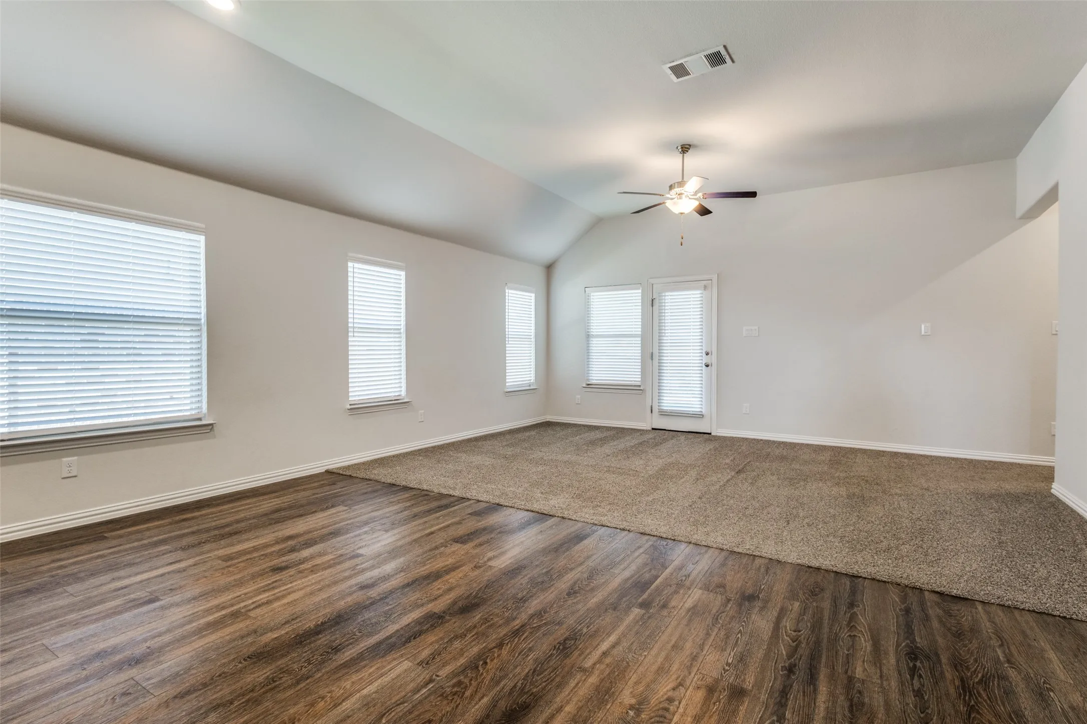 Single Family Residence For Sale in Denton County , 1024 Embers Lane, Denton, Texas 76201, 4 Bedroom, 3 Bathroom, 2 Garage spaces, 2,233 Sqft, built in 2021, mls#21303265, Real Estate Agent in Denton, Homes For Sale in Denton county, Homes For Sale in Denton, Realtor in Denton Texas, Real Estate Brokerage Independent Realty Texas, Luminita Cordes Realtor