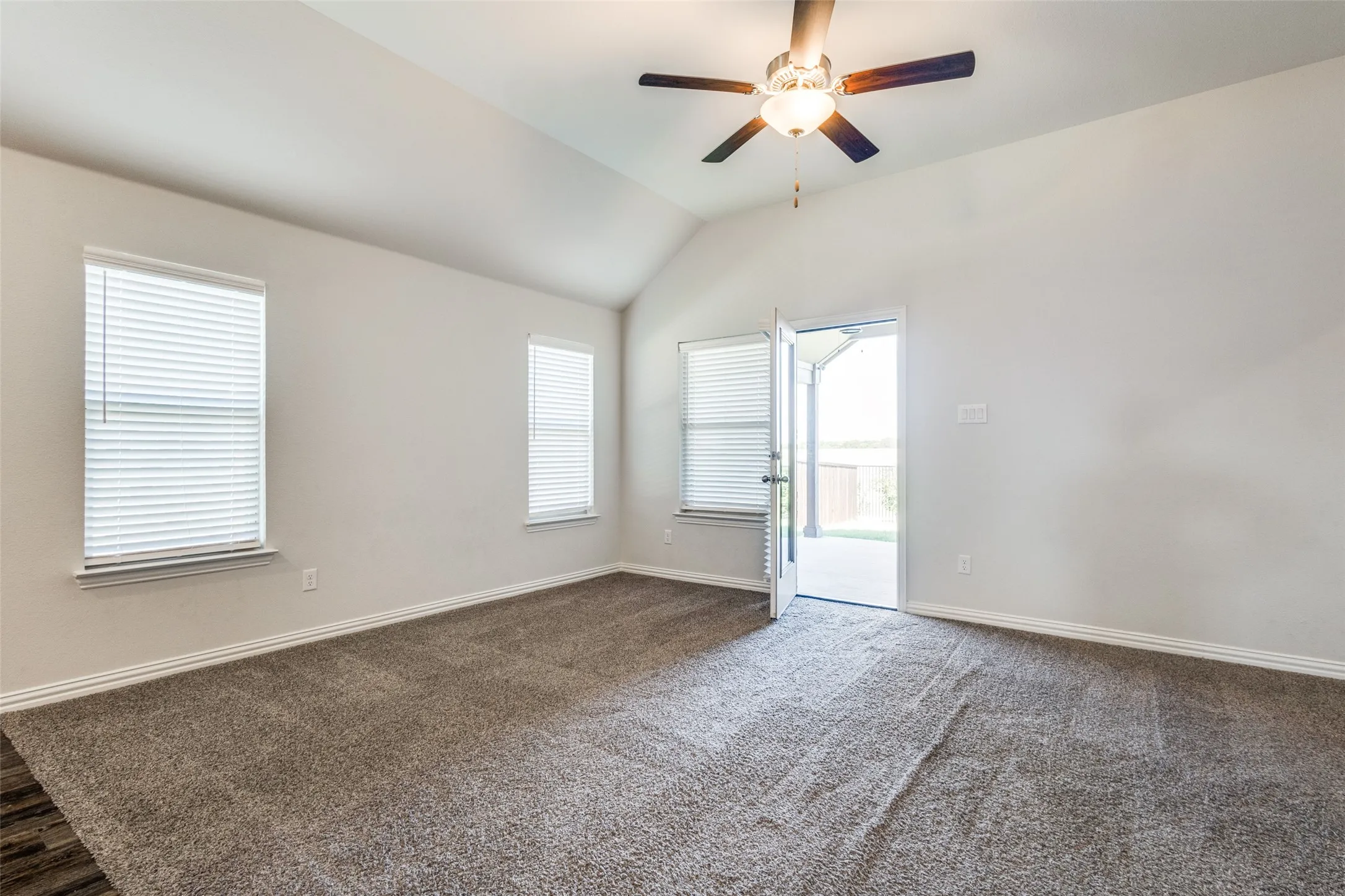 Single Family Residence For Sale in Denton County , 1024 Embers Lane, Denton, Texas 76201, 4 Bedroom, 3 Bathroom, 2 Garage spaces, 2,233 Sqft, built in 2021, mls#21303265, Real Estate Agent in Denton, Homes For Sale in Denton county, Homes For Sale in Denton, Realtor in Denton Texas, Real Estate Brokerage Independent Realty Texas, Luminita Cordes Realtor