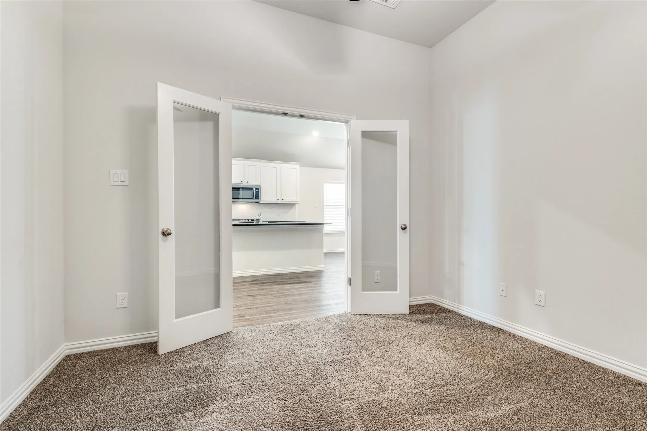 Single Family Residence For Sale in Denton County , 1024 Embers Lane, Denton, Texas 76201, 4 Bedroom, 3 Bathroom, 2 Garage spaces, 2,233 Sqft, built in 2021, mls#21303265, Real Estate Agent in Denton, Homes For Sale in Denton county, Homes For Sale in Denton, Realtor in Denton Texas, Real Estate Brokerage Independent Realty Texas, Luminita Cordes Realtor