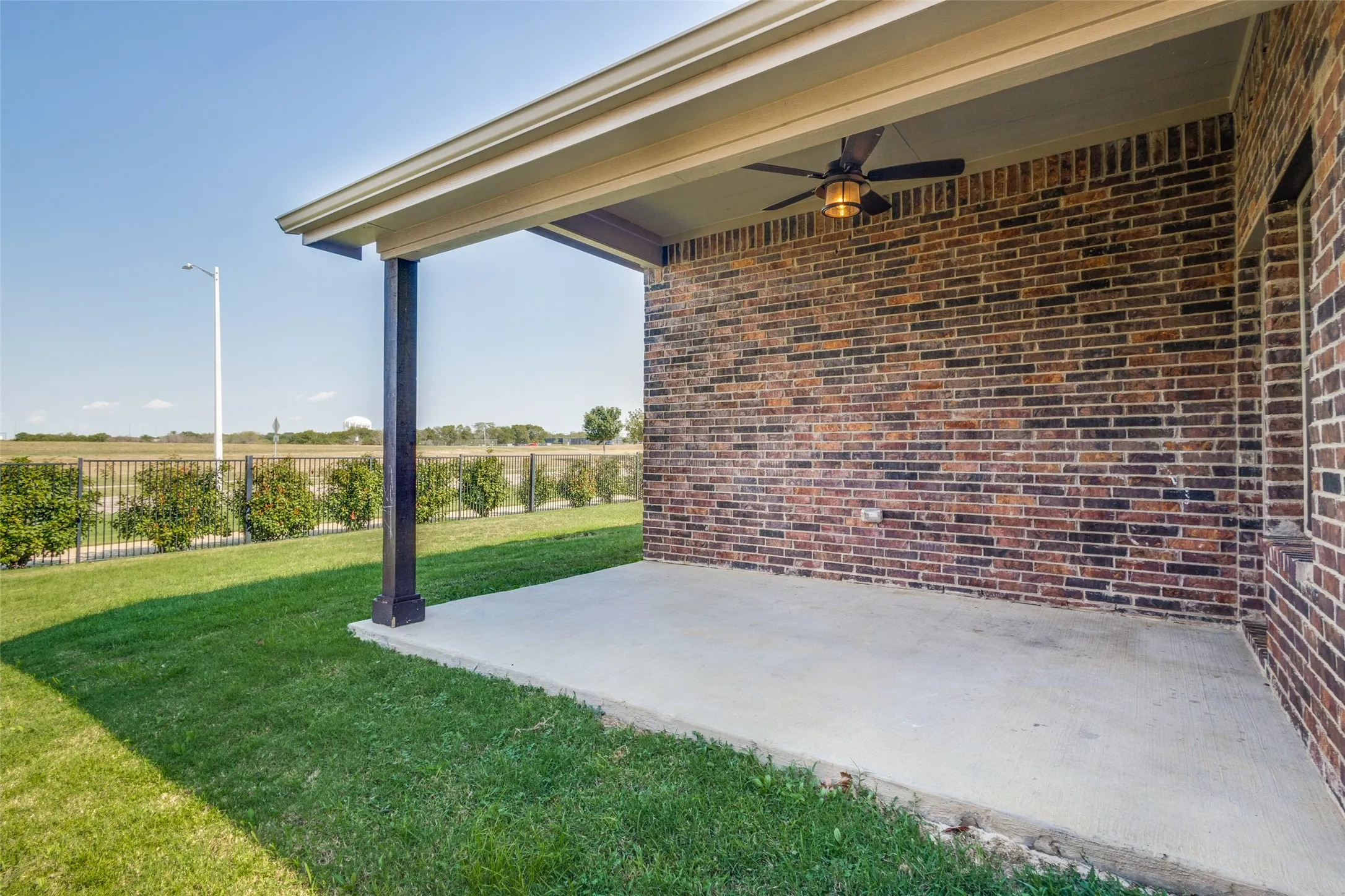 Single Family Residence For Sale in Denton County , 1024 Embers Lane, Denton, Texas 76201, 4 Bedroom, 3 Bathroom, 2 Garage spaces, 2,233 Sqft, built in 2021, mls#21303265, Real Estate Agent in Denton, Homes For Sale in Denton county, Homes For Sale in Denton, Realtor in Denton Texas, Real Estate Brokerage Independent Realty Texas, Luminita Cordes Realtor