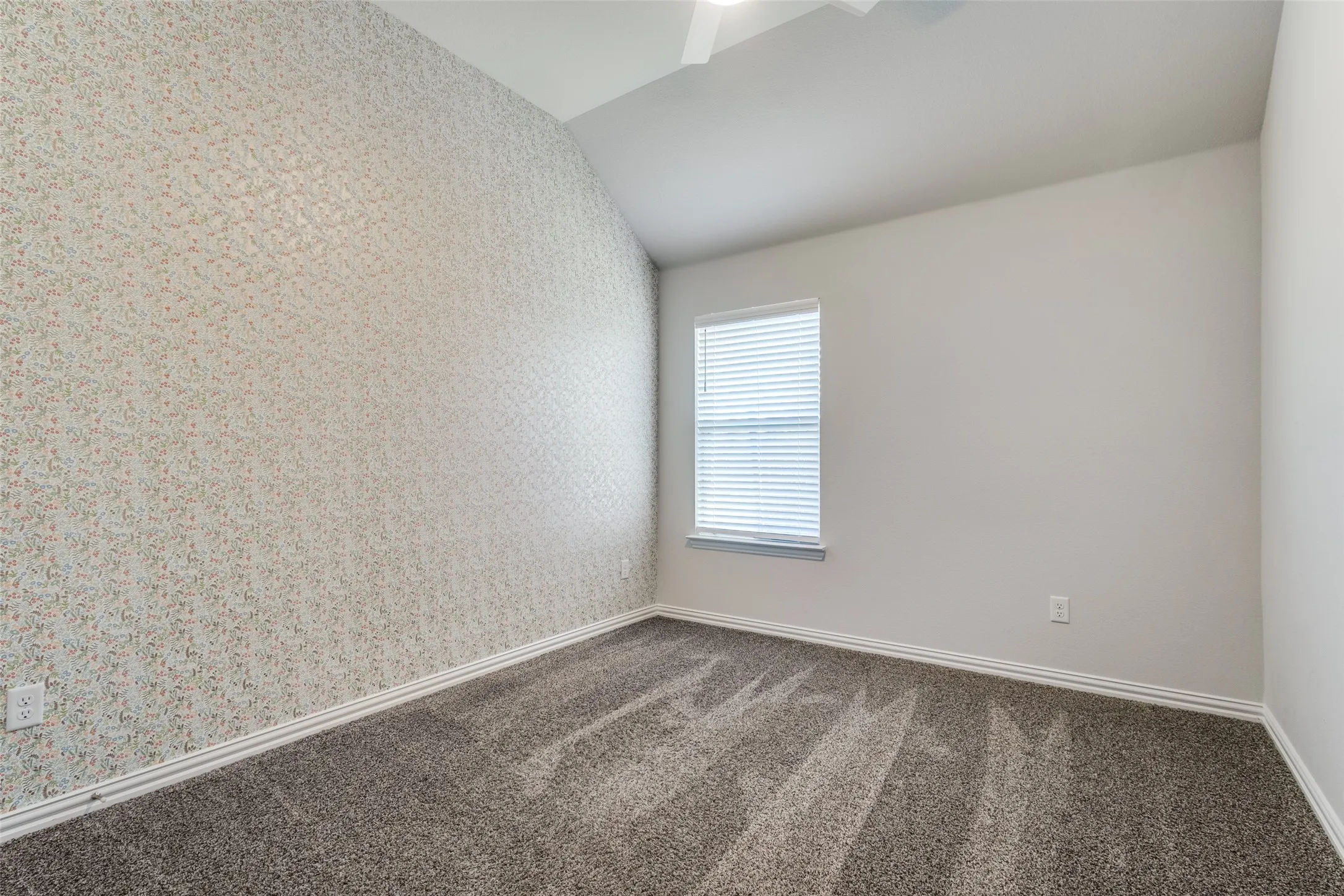 Single Family Residence For Sale in Denton County , 1024 Embers Lane, Denton, Texas 76201, 4 Bedroom, 3 Bathroom, 2 Garage spaces, 2,233 Sqft, built in 2021, mls#21303265, Real Estate Agent in Denton, Homes For Sale in Denton county, Homes For Sale in Denton, Realtor in Denton Texas, Real Estate Brokerage Independent Realty Texas, Luminita Cordes Realtor