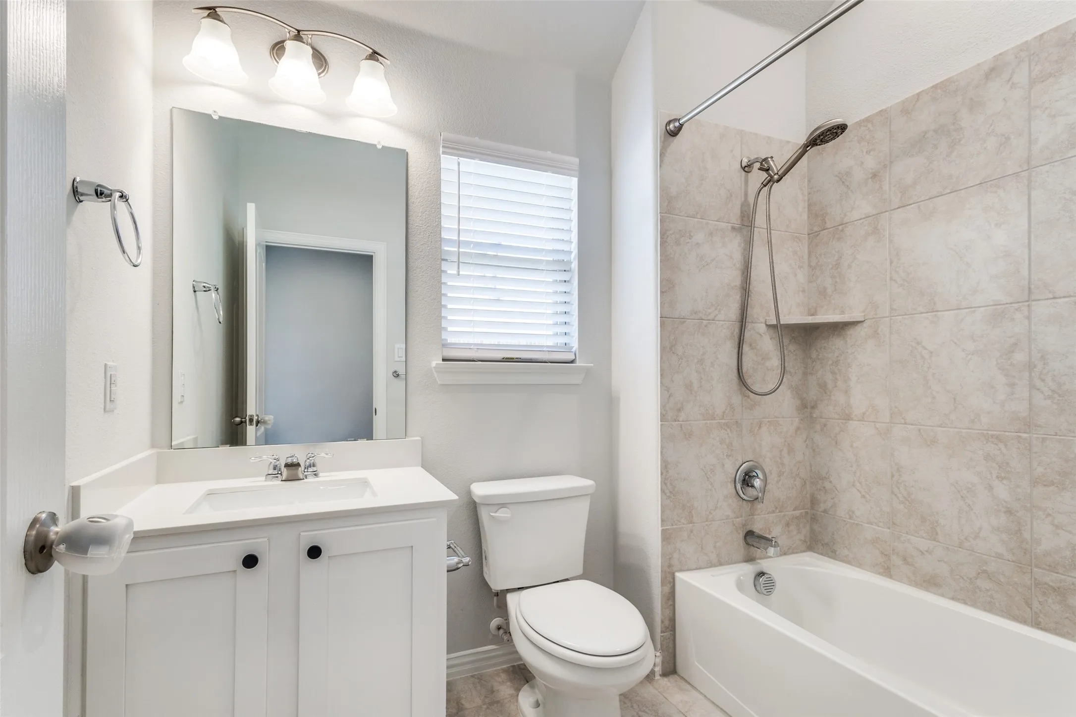 Single Family Residence For Sale in Denton County , 1024 Embers Lane, Denton, Texas 76201, 4 Bedroom, 3 Bathroom, 2 Garage spaces, 2,233 Sqft, built in 2021, mls#21303265, Real Estate Agent in Denton, Homes For Sale in Denton county, Homes For Sale in Denton, Realtor in Denton Texas, Real Estate Brokerage Independent Realty Texas, Luminita Cordes Realtor