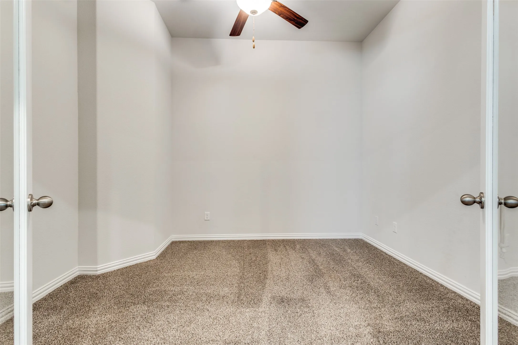 Single Family Residence For Sale in Denton County , 1024 Embers Lane, Denton, Texas 76201, 4 Bedroom, 3 Bathroom, 2 Garage spaces, 2,233 Sqft, built in 2021, mls#21303265, Real Estate Agent in Denton, Homes For Sale in Denton county, Homes For Sale in Denton, Realtor in Denton Texas, Real Estate Brokerage Independent Realty Texas, Luminita Cordes Realtor