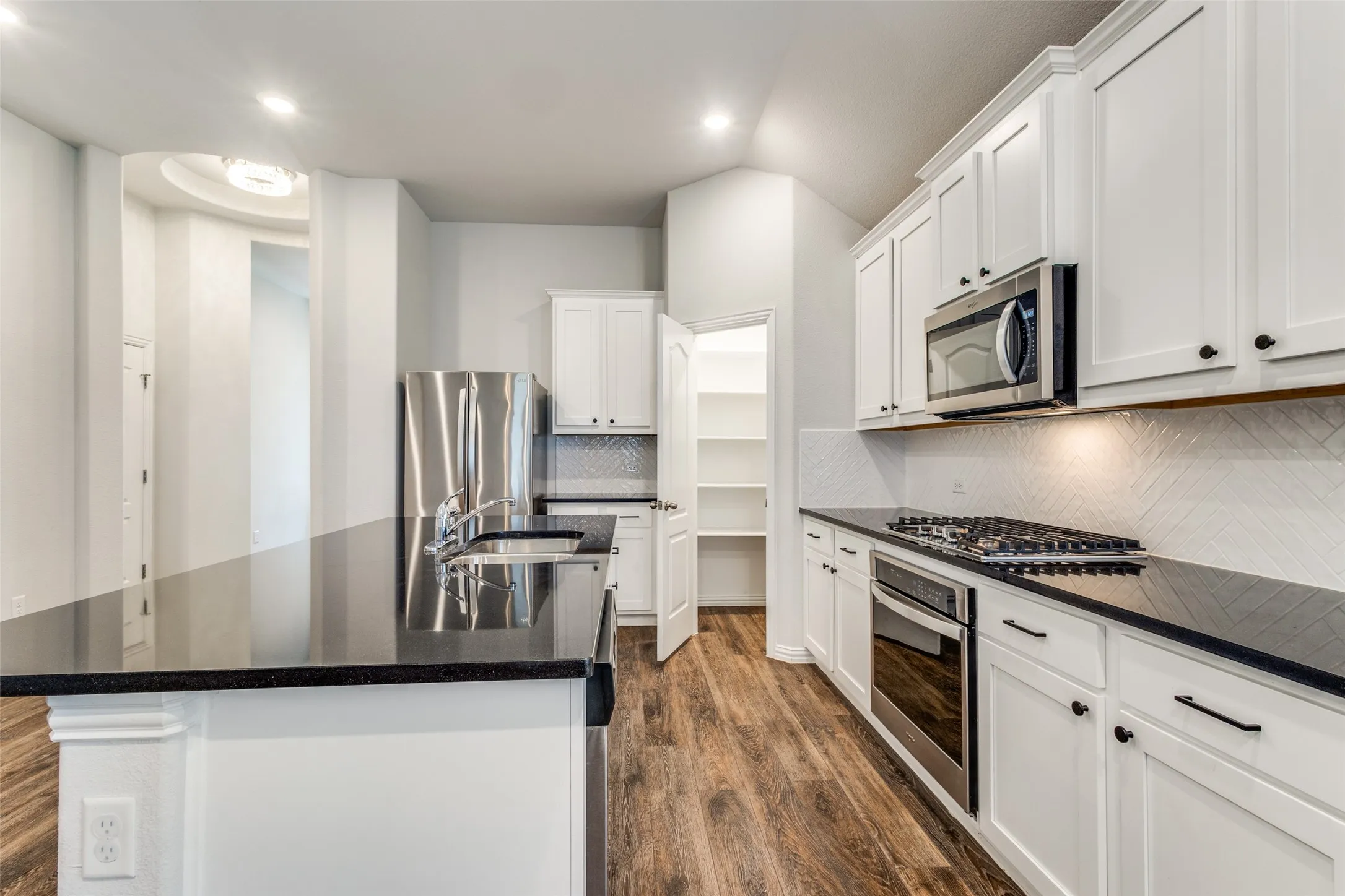 Single Family Residence For Sale in Denton County , 1024 Embers Lane, Denton, Texas 76201, 4 Bedroom, 3 Bathroom, 2 Garage spaces, 2,233 Sqft, built in 2021, mls#21303265, Real Estate Agent in Denton, Homes For Sale in Denton county, Homes For Sale in Denton, Realtor in Denton Texas, Real Estate Brokerage Independent Realty Texas, Luminita Cordes Realtor