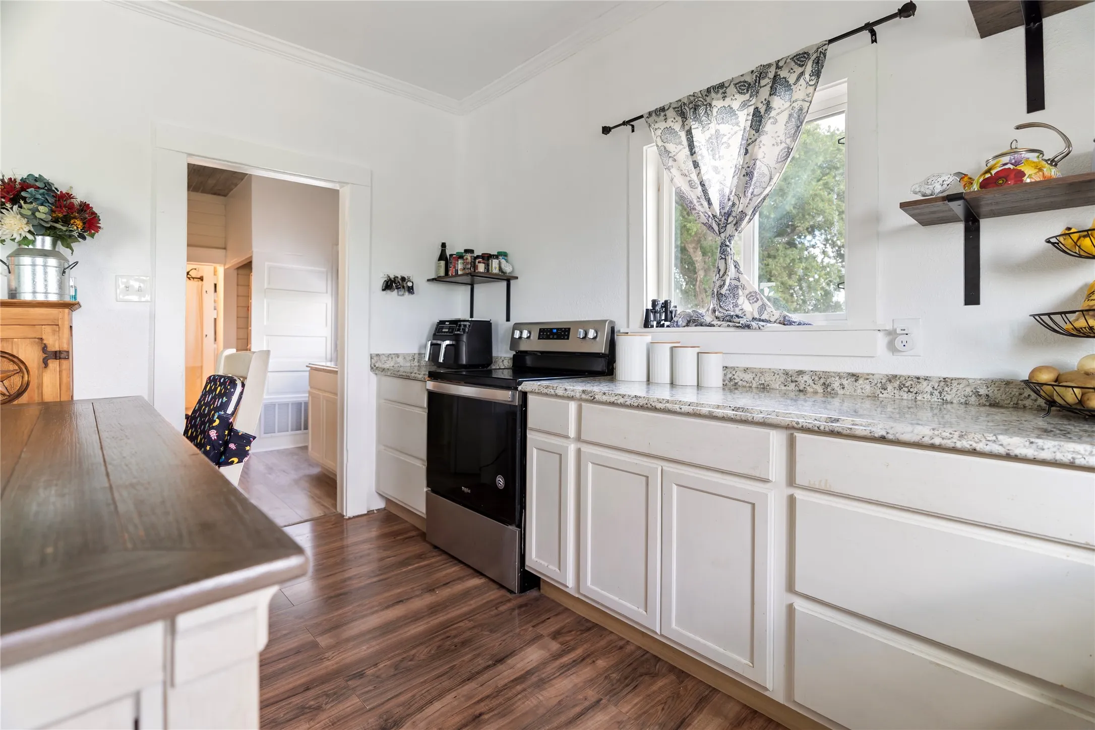 Farm For Sale in Hill County , 536 Hcr 3244, Penelope, Texas 76676, 3 Bedroom, 1 Bathroom, Garage spaces, 1,661 Sqft, built in 1902, mls#21307274, Real Estate Agent in Penelope, Homes For Sale in Hill county, Homes For Sale in Penelope, Realtor in Penelope Texas, Real Estate Brokerage Independent Realty Texas, Luminita Cordes Realtor