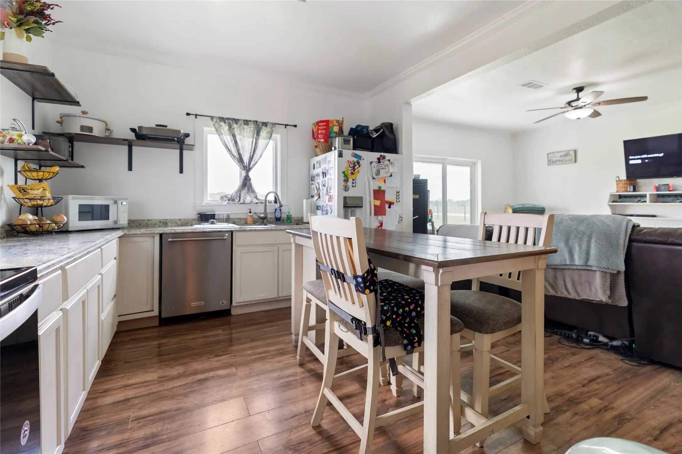 Farm For Sale in Hill County , 536 Hcr 3244, Penelope, Texas 76676, 3 Bedroom, 1 Bathroom, Garage spaces, 1,661 Sqft, built in 1902, mls#21307274, Real Estate Agent in Penelope, Homes For Sale in Hill county, Homes For Sale in Penelope, Realtor in Penelope Texas, Real Estate Brokerage Independent Realty Texas, Luminita Cordes Realtor
